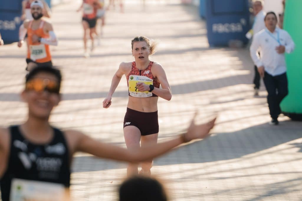 10 km de Castellón 2026 : Harbert Kibet s’impose en 26’39, Yann Schrub bat le record d’Europe en 26’43, Megan Keith recordwoman européenne. Une course folle en Espagne.