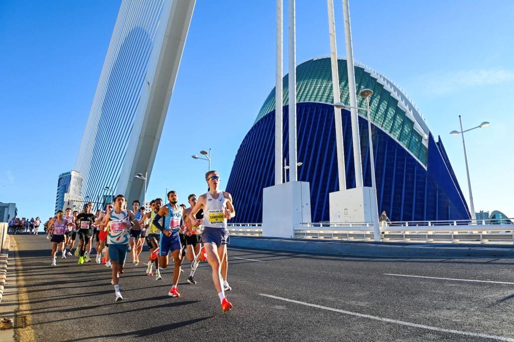 Comment s’inscrire au 10 km de Valence, la course la plus rapide du monde : dates d’inscription, prix des dossards, records, densité exceptionnelle et conseils pour ne pas manquer le sold out.
