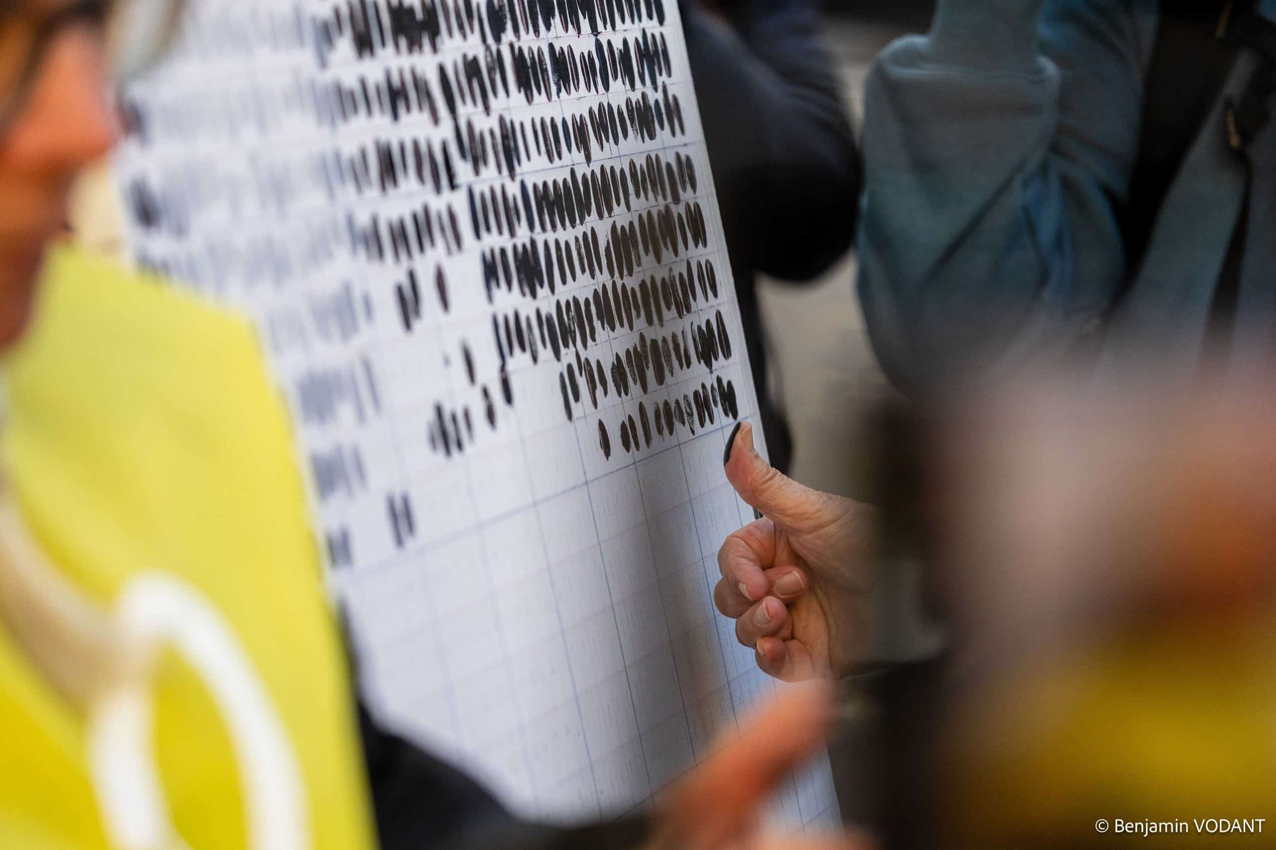 L’événement 13-Unis, organisé par l’Association française des Victimes du Terrorisme, a rassemblé 3000 coureurs et marcheurs, dix ans après les attentats de novembre 2015, ce dimanche sur le parvis de l’Hôtel de Ville, où le village de la Fraternité permettait à chacun de se ressourcer après la course de la Liberté de 15 km ou la marche de l’Égalité de 7 km.