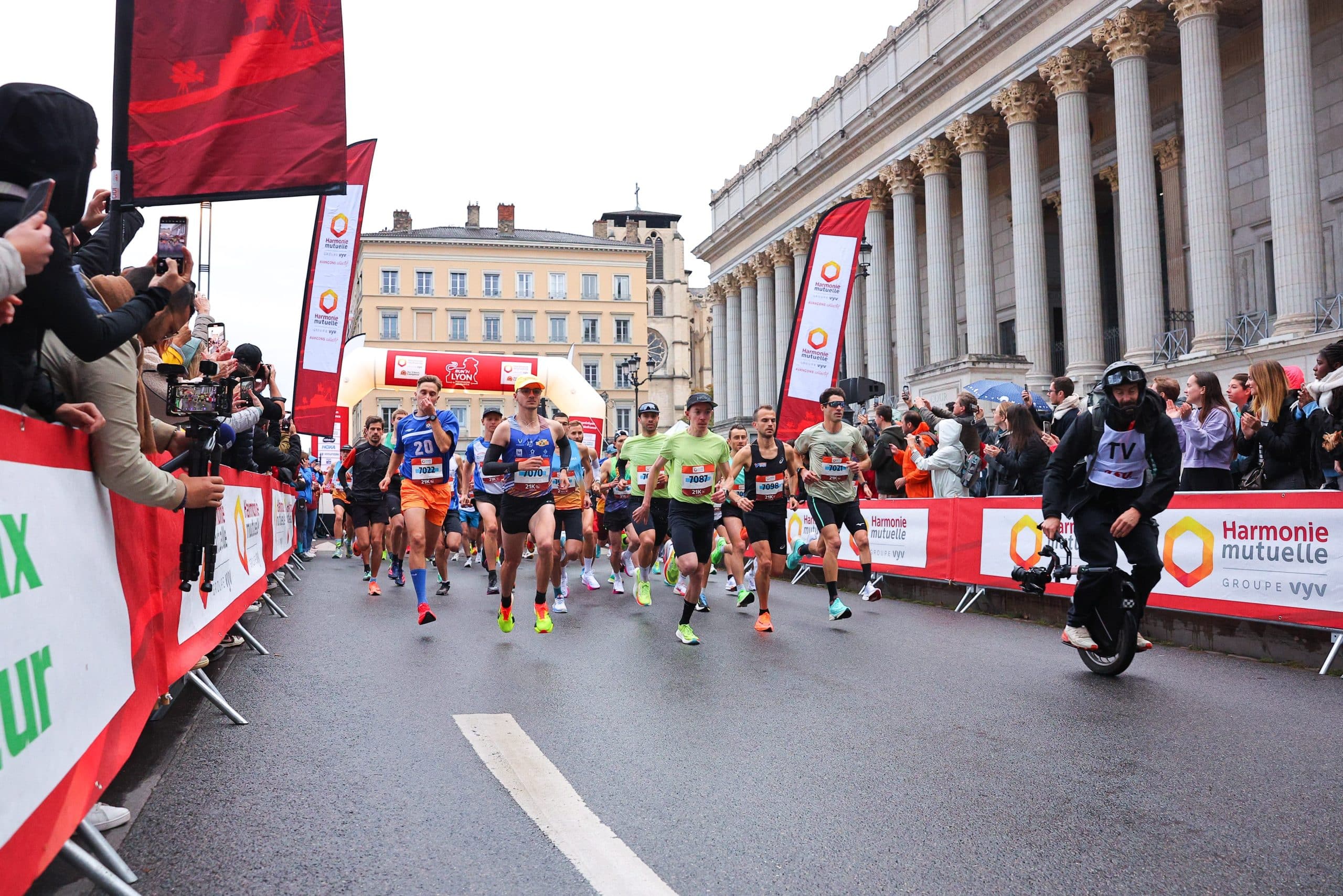 L’événement majeur Run In Lyon by Harmonie Mutuelle revient avec une édition record : 33 000 coureurs attendus sur la ligne de départ.