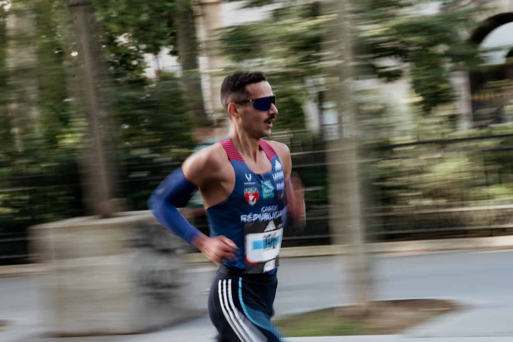 Suspendu 2 ans, Mehdi Frère signe un retour gagnant au 10 km de Paris (28'11) et vise déjà les JO 2028.