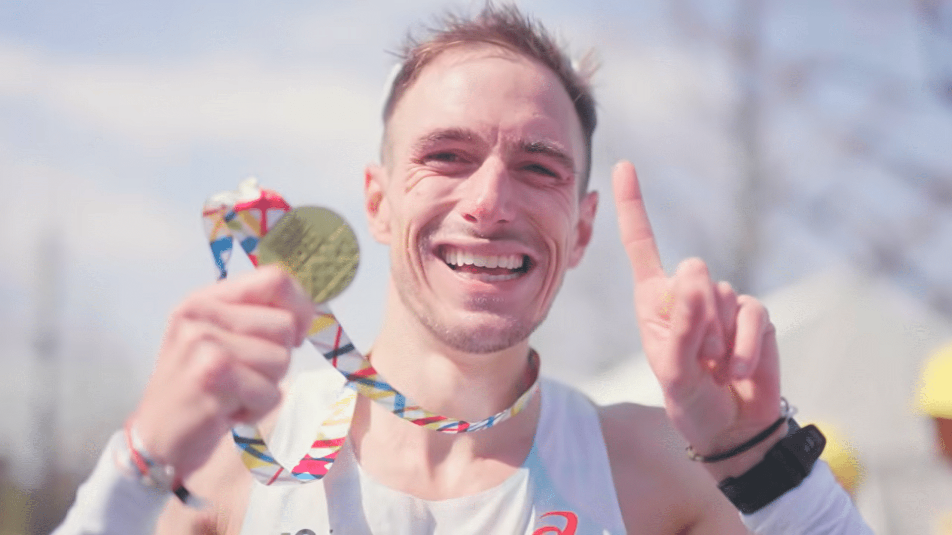 Dorian Louvet termine le Marathon de Tokyo en 2h18'56, battant son record personnel sur la distance.