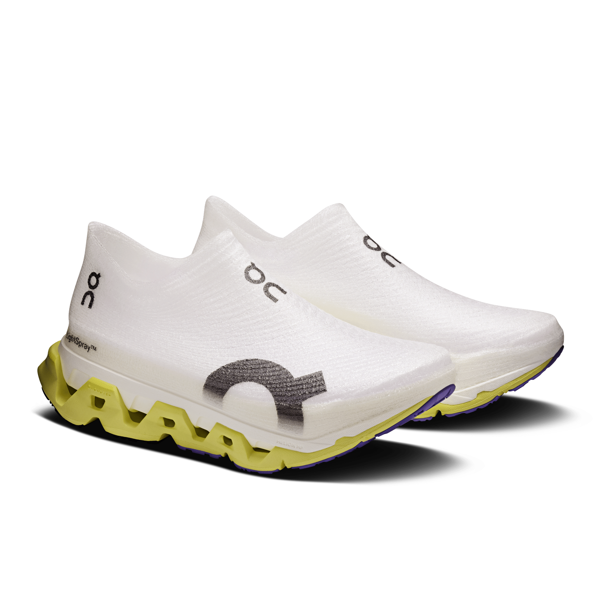 On dévoile la Cloudmonster 3 et décline sa franchise phare en trois versions : Cloudmonster 3, Hyper et LightSpray Hyper. Plus de rebond, plus d’efficacité et une vraie différenciation d’usage pour les runners en quête d’une daily trainer dynamique ou d’une super trainer ambitieuse.