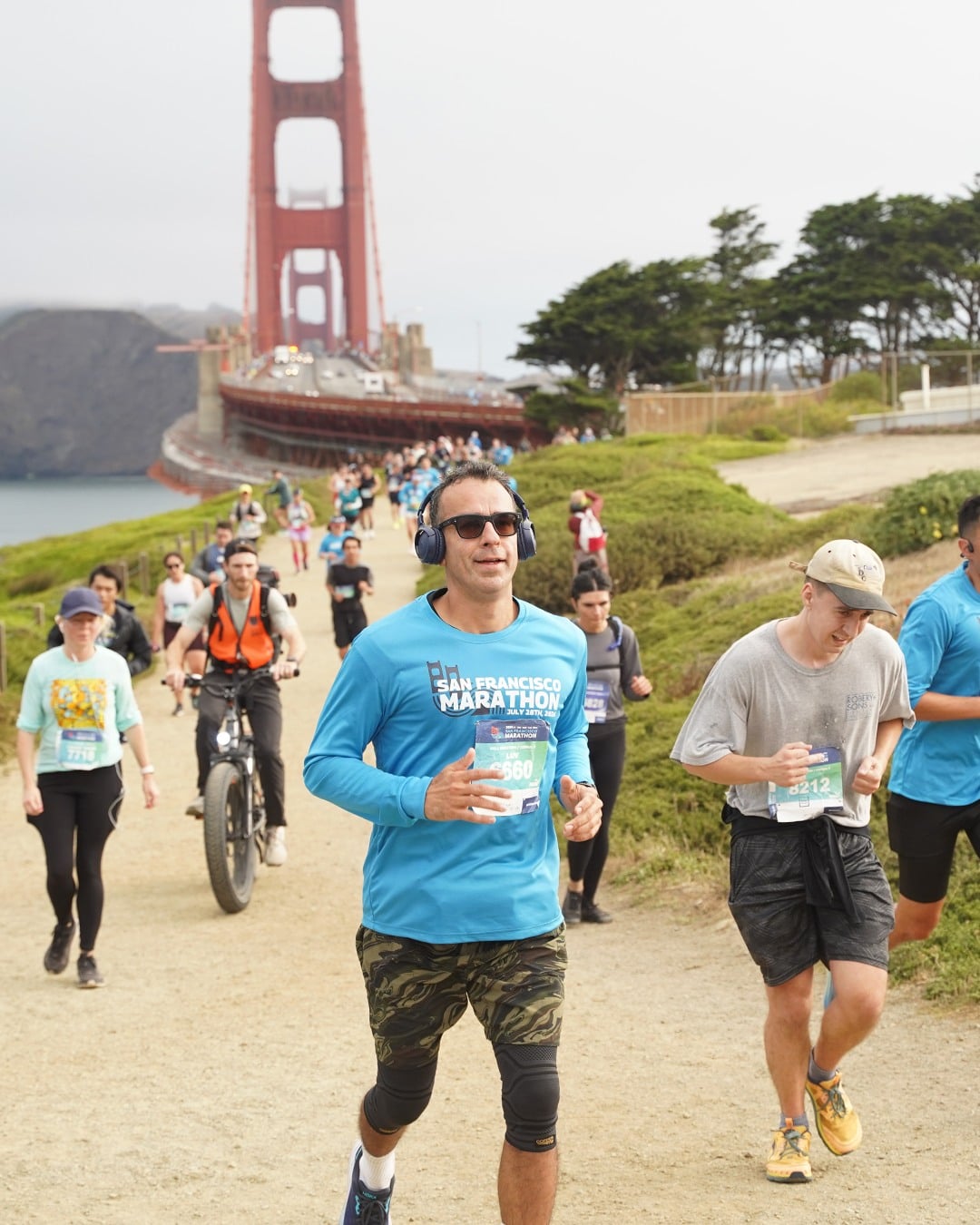 Ce dimanche 27 juillet, San Francisco s'apprête à vivre au rythme de son emblématique marathon. Près de 30 000 coureurs sont attendus pour arpenter les rues de la mythique cité californienne, au cœur du nord-ouest des États-Unis. Avec en point d’orgue la traversée spectaculaire du Golden Gate Bridge et un parcours aussi exigeant que grandiose, le Marathon de San Francisco promet une expérience inoubliable, entre défi sportif et paysages à couper le souffle.
