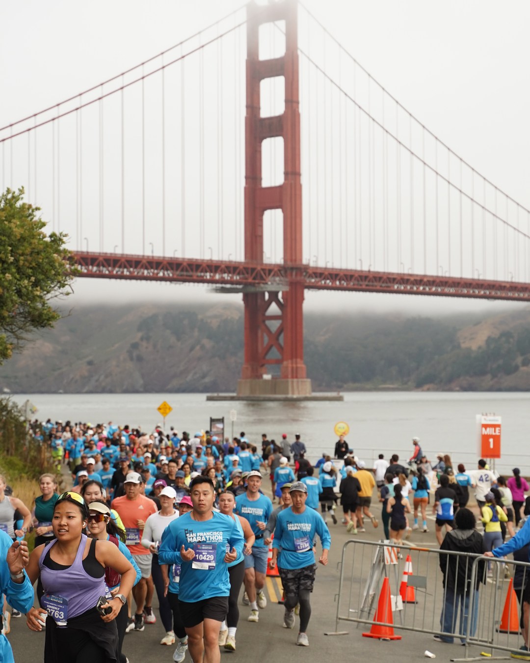 Ce dimanche 27 juillet, San Francisco s'apprête à vivre au rythme de son emblématique marathon. Près de 30 000 coureurs sont attendus pour arpenter les rues de la mythique cité californienne, au cœur du nord-ouest des États-Unis. Avec en point d’orgue la traversée spectaculaire du Golden Gate Bridge et un parcours aussi exigeant que grandiose, le Marathon de San Francisco promet une expérience inoubliable, entre défi sportif et paysages à couper le souffle.