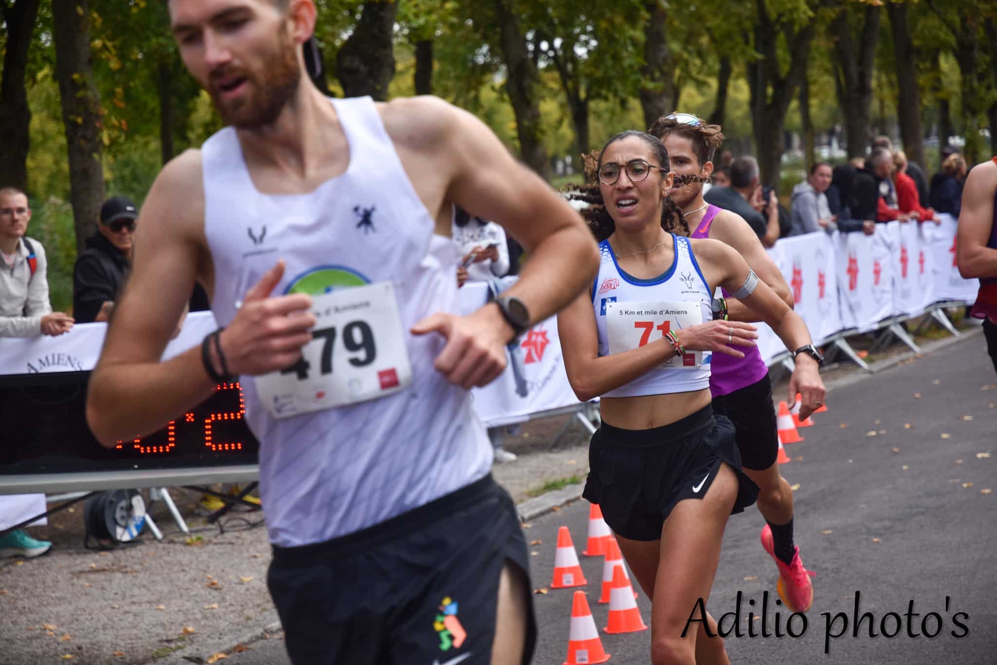 Pour la 4e année consécutive, les participants des demi-finales des Championnats de France de 5 km ont envahi le parc de La Hotoie, à Amiens, ce dimanche 21 septembre. Plus de 500 coureurs venus des quatre coins des Hauts-de-France ont répondu présents sur les trois courses de 5 km, réparties dans la matinée en fonction des temps engagés ou souhaités par les inscrits.