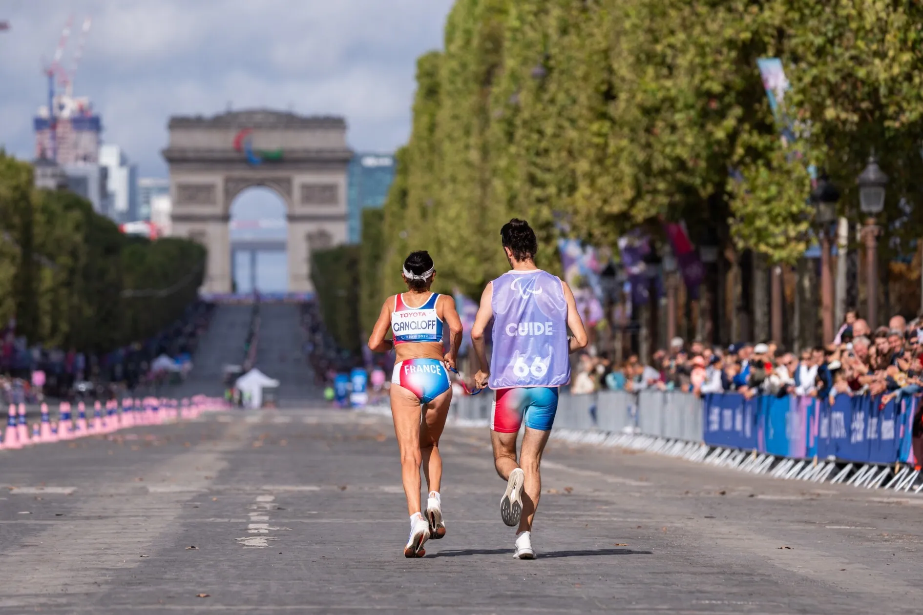 Quatrième du marathon des Jeux paralympiques de Paris (T12) en 3h13'50, 32 ans après les JO de Barcelone 1992 avec les valides, Rosario Murcia-Gangloff se prépare pour ceux de Los Angeles. Alors qu'elle a porté plainte contre son club d'athlétisme de Béziers (BCAM) en novembre 2024, la doyenne de la délégation tricolore est déjà rivée vers le futur, avec des projets à foisons.