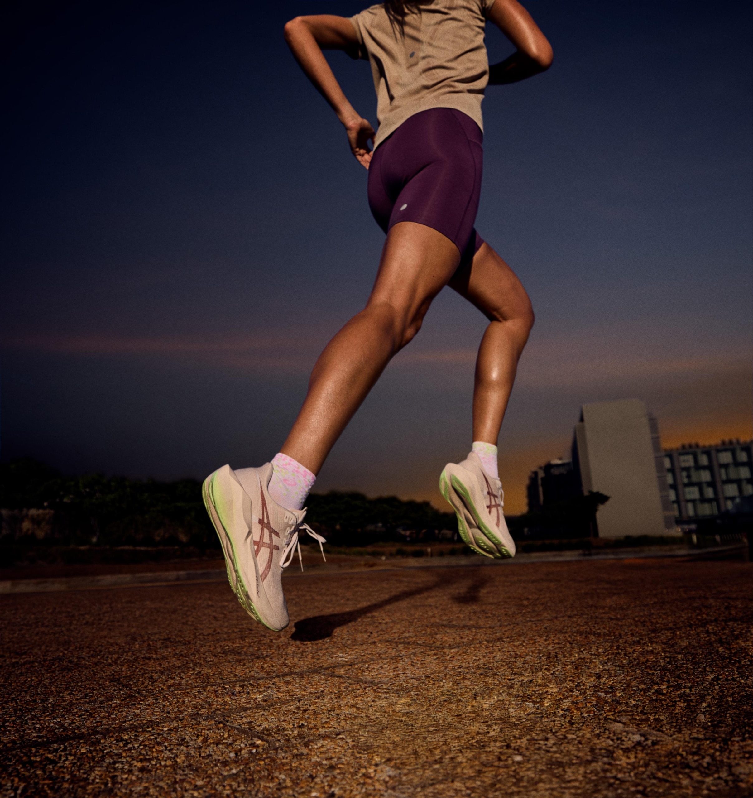 ASICS lance la Novablast 6 avec le pod FF TURBO² SQUARED en avant-pied. Plus réactive, plus légère, plus fun. Tout ce qu'on aimait déjà, en mieux. À partir du 1er juillet.