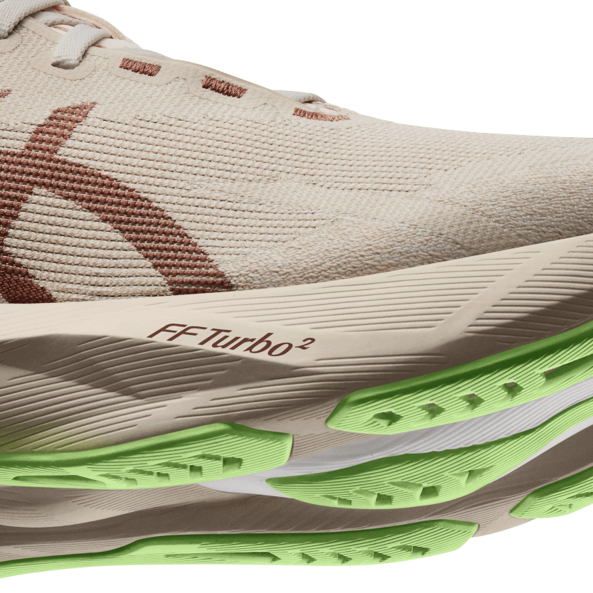 ASICS lance la Novablast 6 avec le pod FF TURBO² SQUARED en avant-pied. Plus réactive, plus légère, plus fun. Tout ce qu'on aimait déjà, en mieux. À partir du 1er juillet.