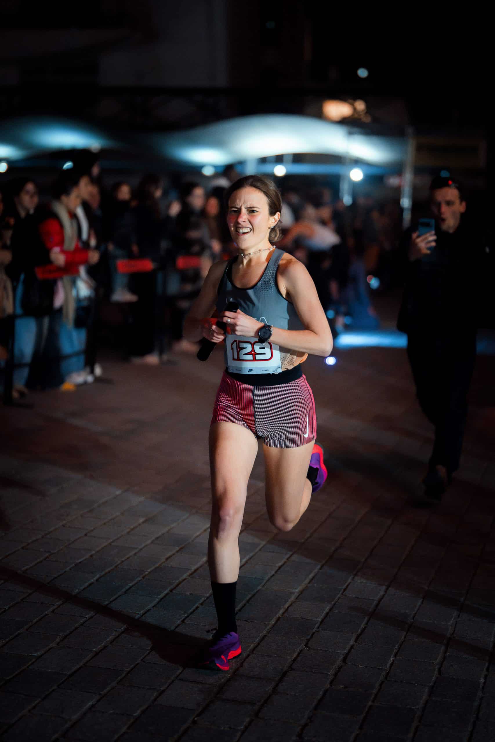 Courir, ce n’était pas votre truc. Pas envie au lycée, pas convaincu par vos amis, et votre sprint pour le bus suffisait largement. Puis un jour, vous vous y êtes mis, par défi, par besoin, peu importe. Aujourd’hui, vous êtes régulier, finisher. Mais vous êtes-vous déjà demandé pourquoi vous courez autant ?