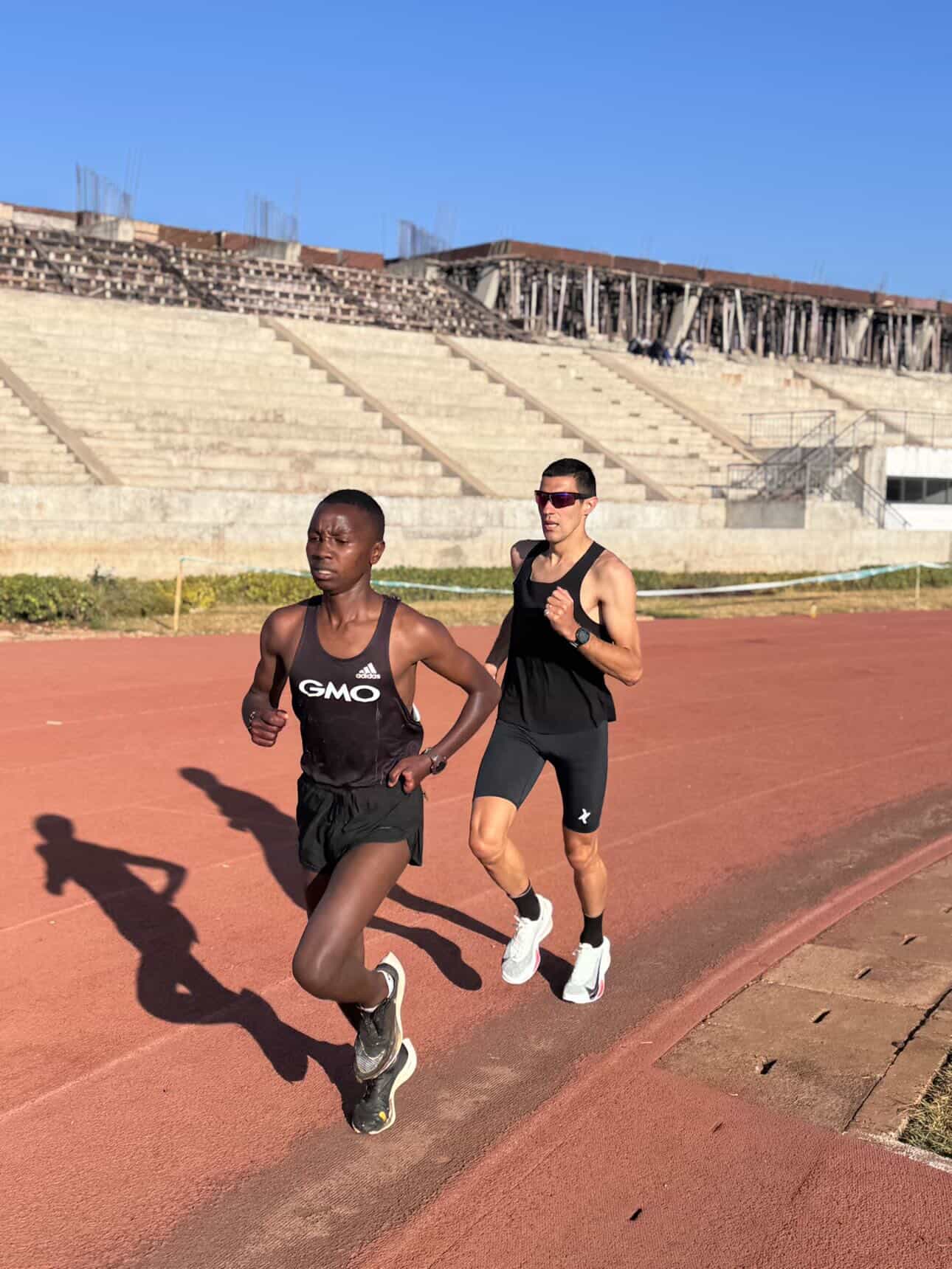 Alexis Turpin, marathonien amateur en 2h16, raconte sa préparation, son équilibre entre travail et entraînement, et ses ambitions pour le Marathon de Paris.