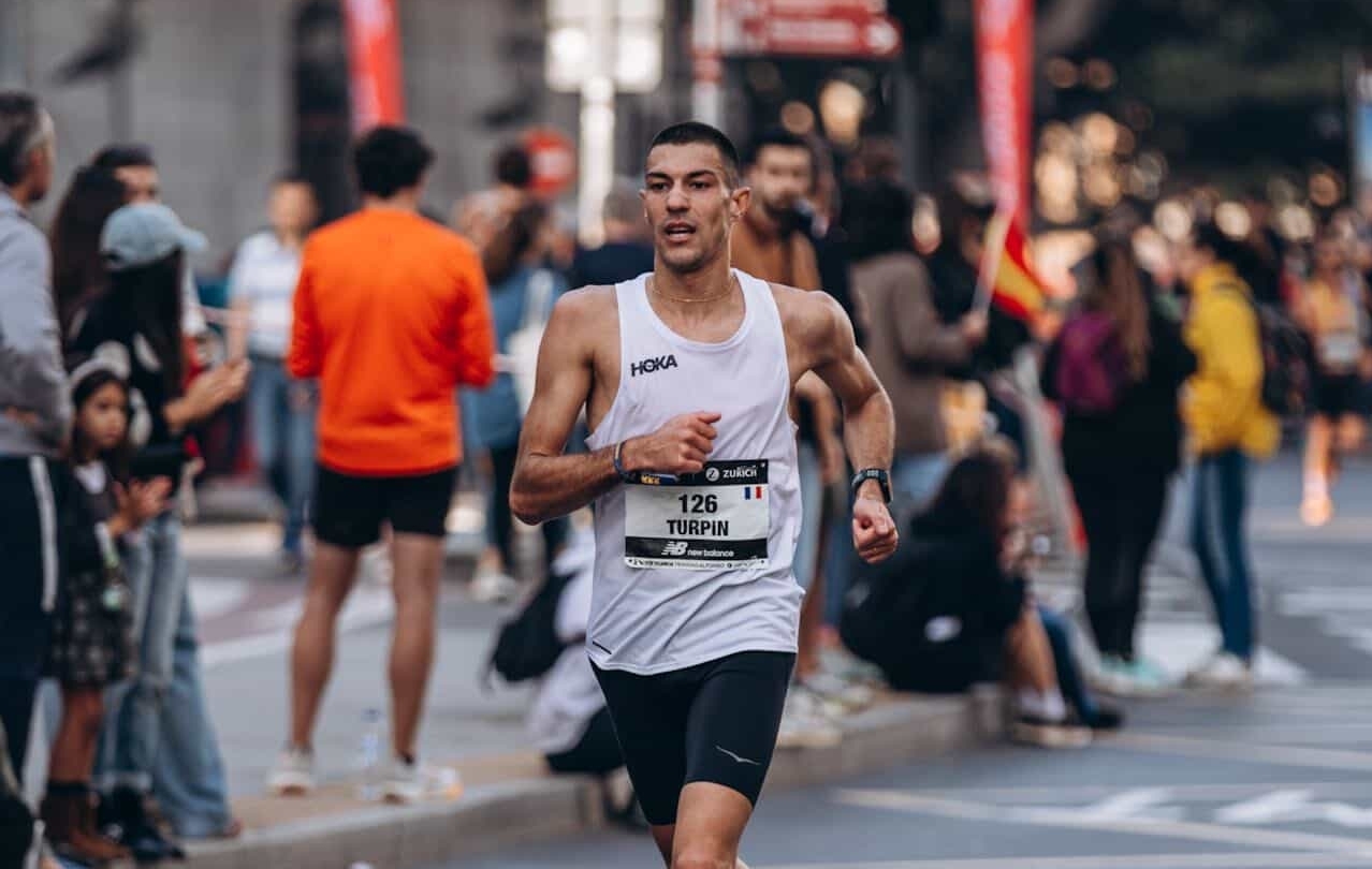 Alexis Turpin, marathonien amateur en 2h16, raconte sa préparation, son équilibre entre travail et entraînement, et ses ambitions pour le Marathon de Paris.