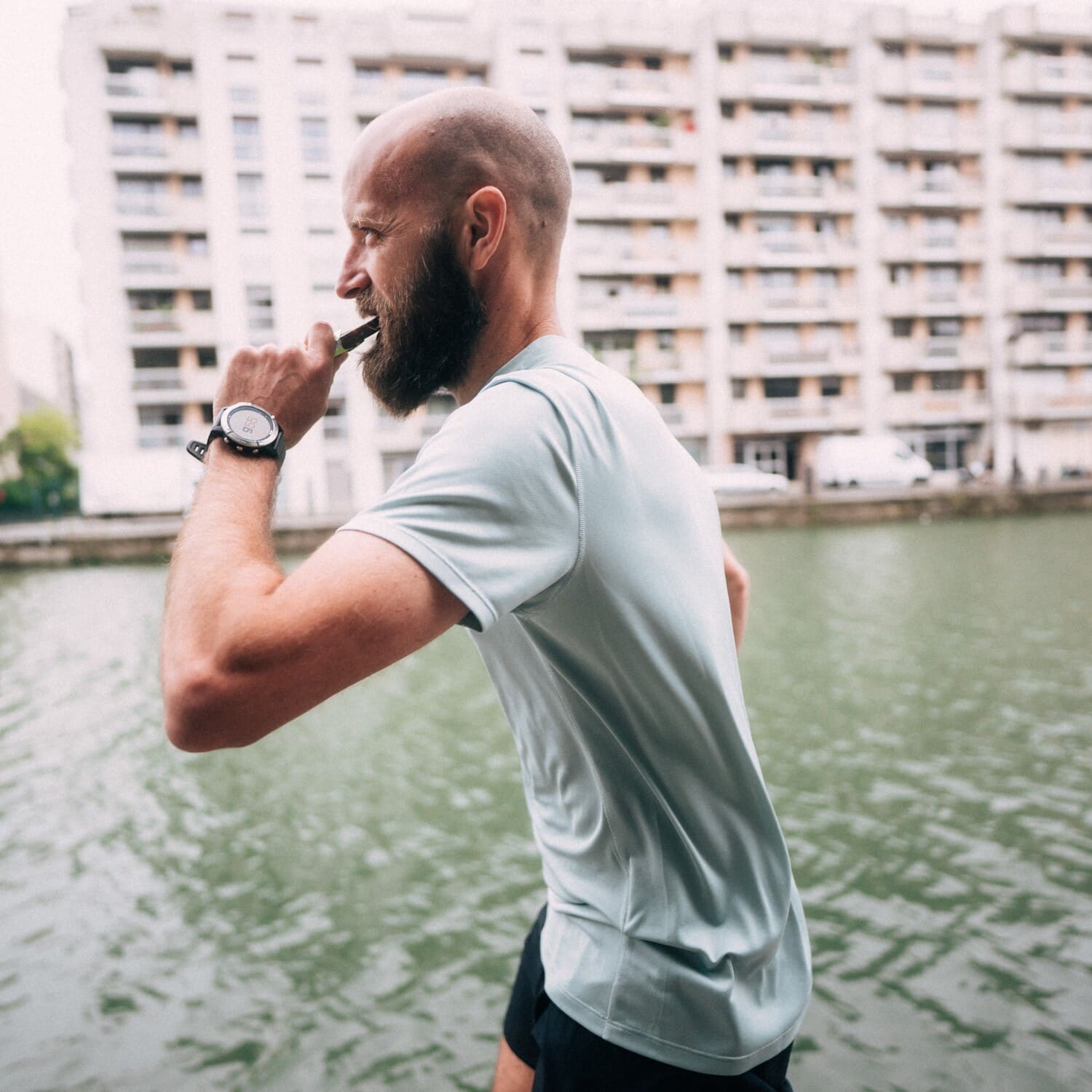 Marathon : découvrez pourquoi la nutrition est essentielle pour éviter le mur, maintenir votre énergie et réussir votre course grâce à des conseils simples et concrets.