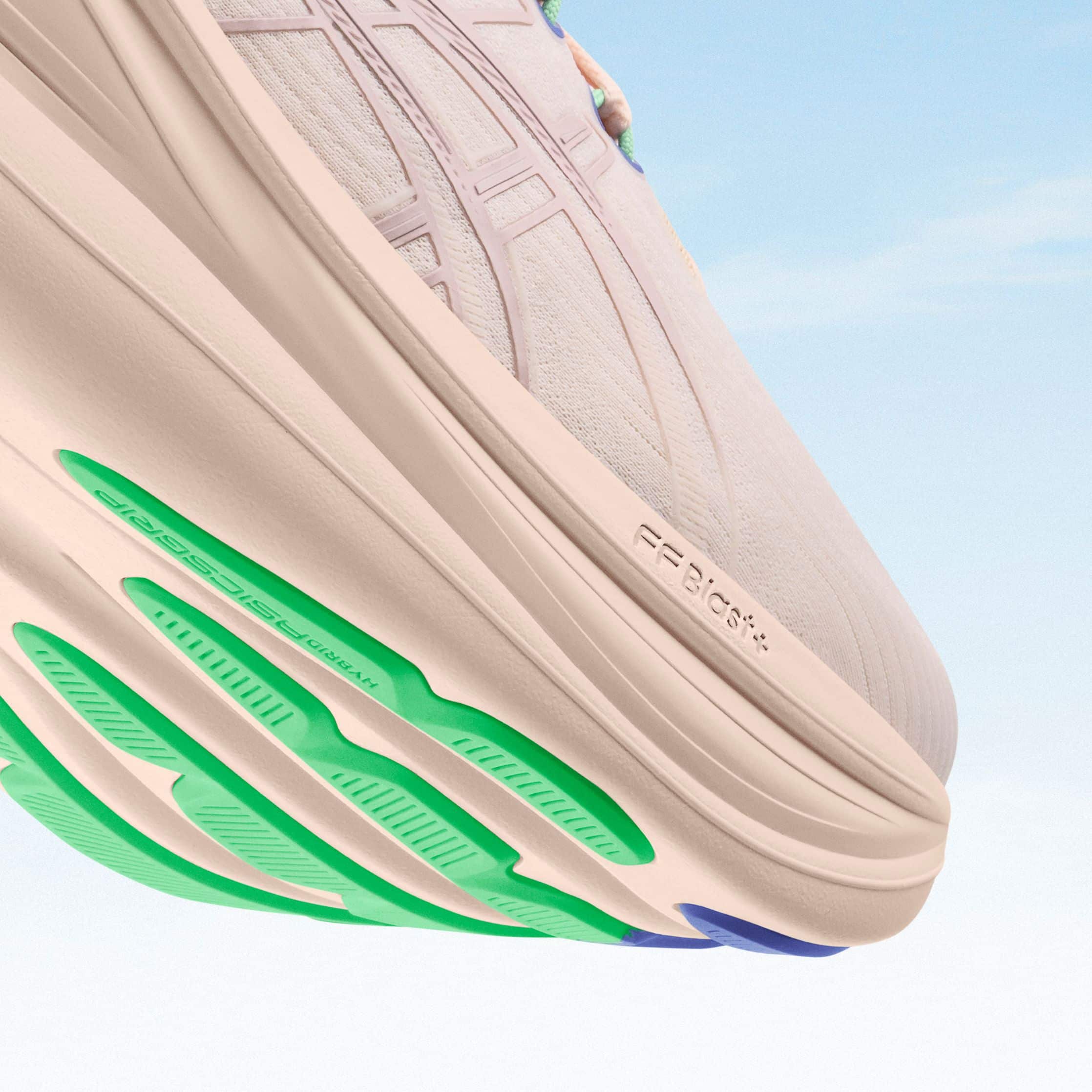 ASICS dévoile la GEL-Nimbus 28 : encore plus légère, plus douce et toujours aussi confortable. Technologies FF BLAST™ PLUS et PureGEL™, tige repensée, sensations de course fluides. Idéale pour les footings et les longues sorties.