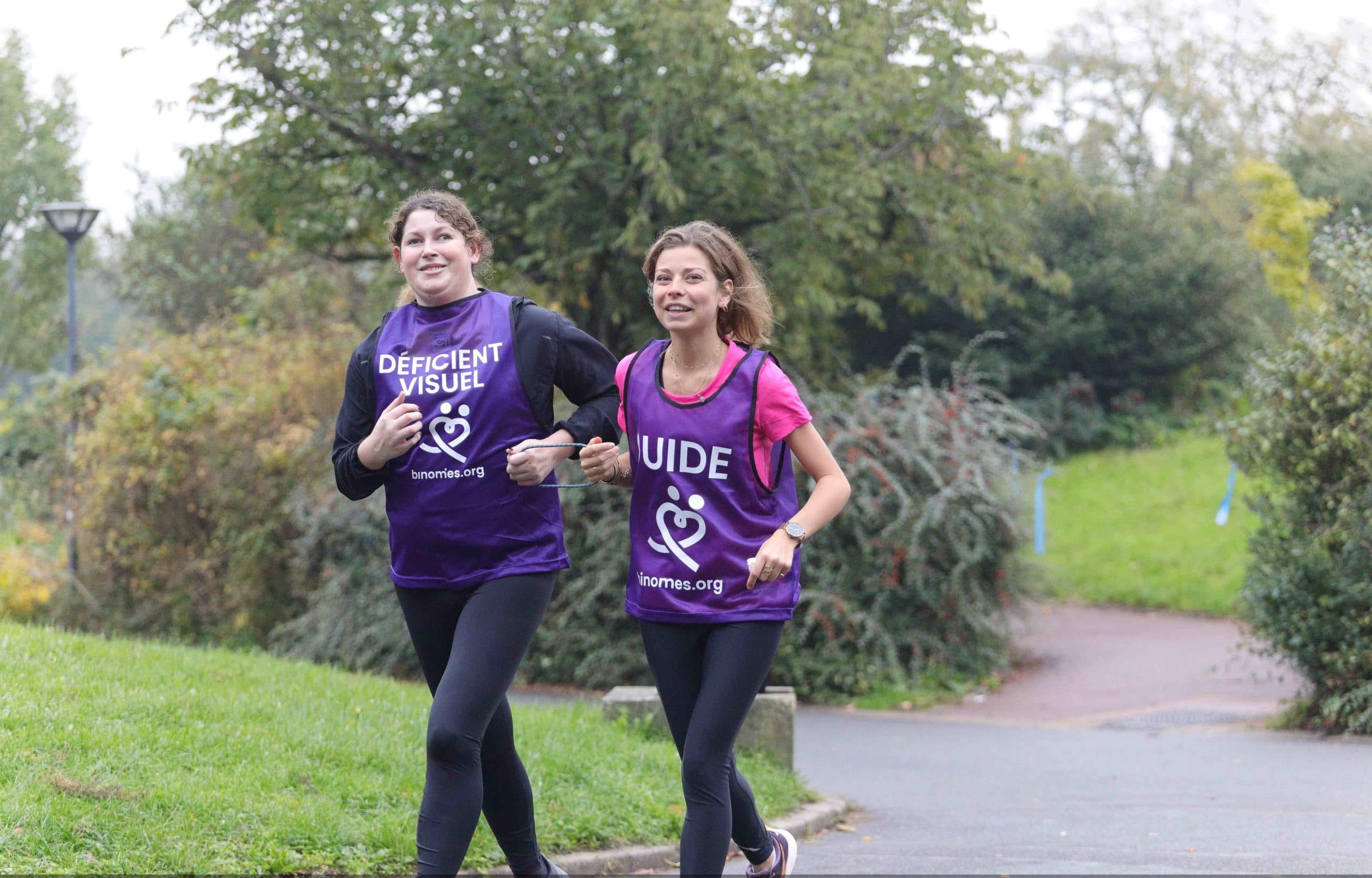 Binomes met en relation des guides et des personnes en situation de handicap visuel, en fonction des disponibilités de chacun.