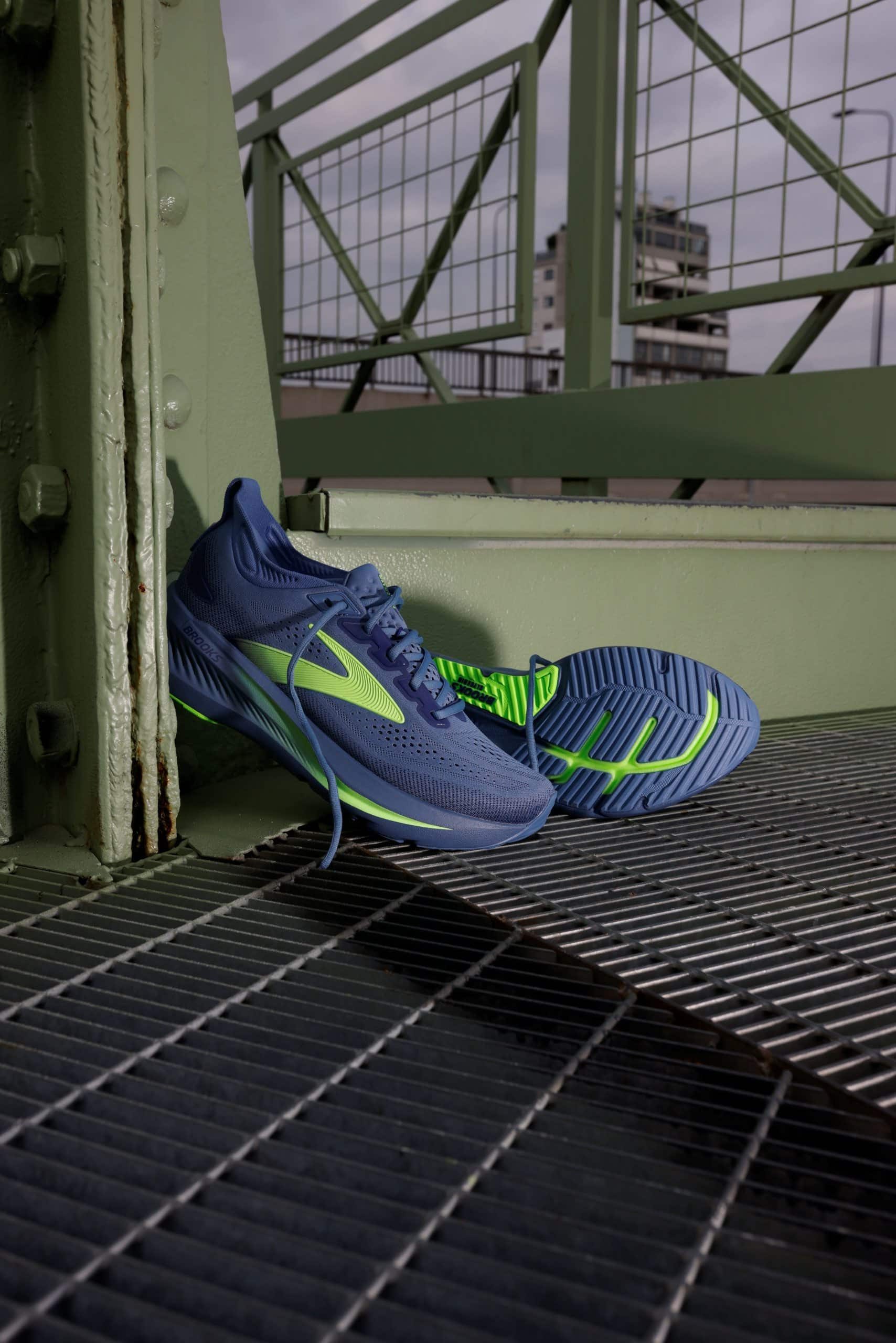 Brooks dévoile les Glycerin 23 et Glycerin GTS 23, deux chaussures de running confort premium pensées pour courir longtemps. Nouvelle mousse DNA Tuned, version neutre ou avec soutien GuideRails, pour aider chaque coureur à bouger au quotidien.