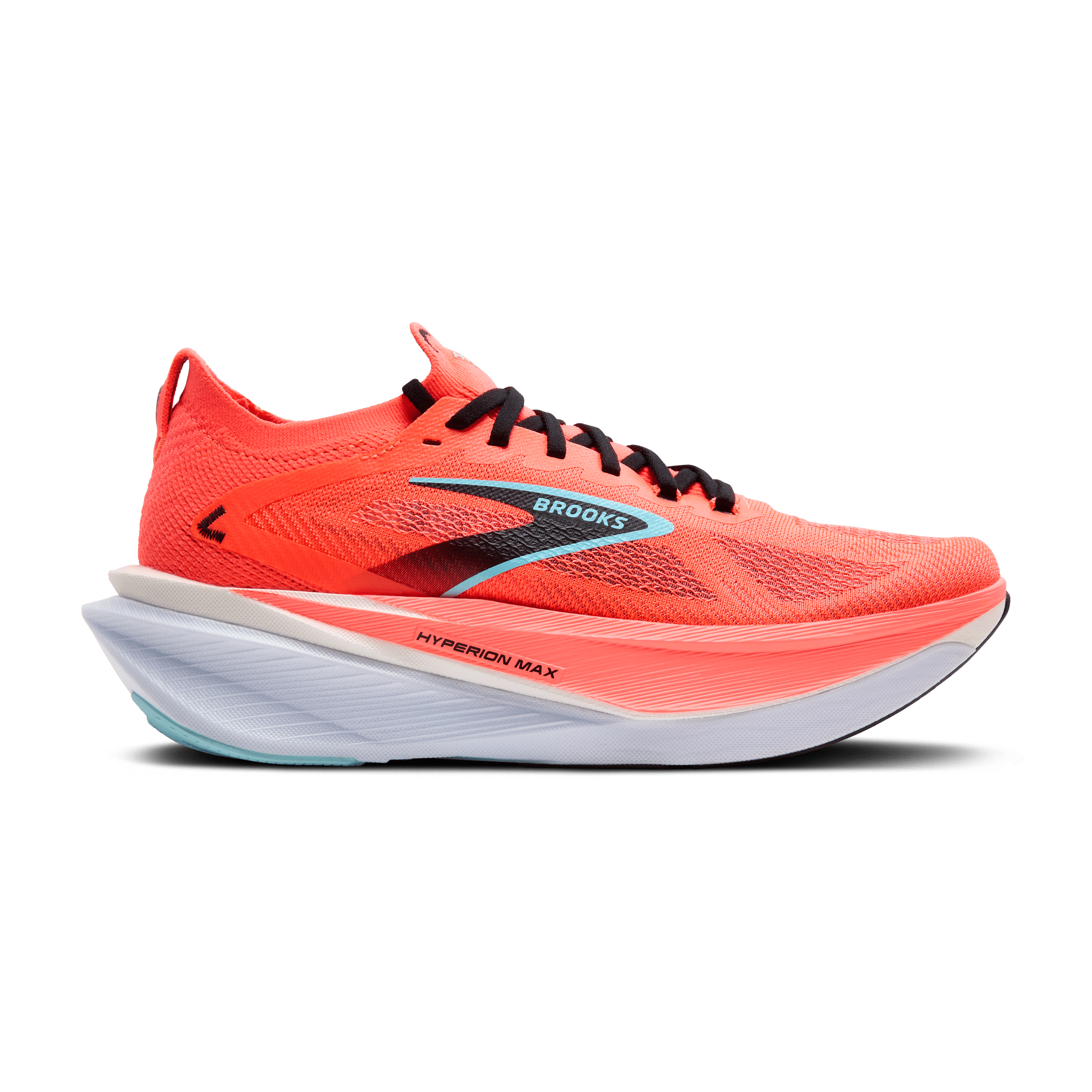 Avec la nouvelle Hyperion Max 3, Brooks propose un modèle pensé pour les coureurs qui veulent retrouver tout ce qui fait de mieux dans une seule et même chaussure : vitesse, confort et récupération. Un pari ambitieux, mais largement réussi avec cette troisième version qui s’impose déjà comme l’une des supertrainers les plus performantes du marché.