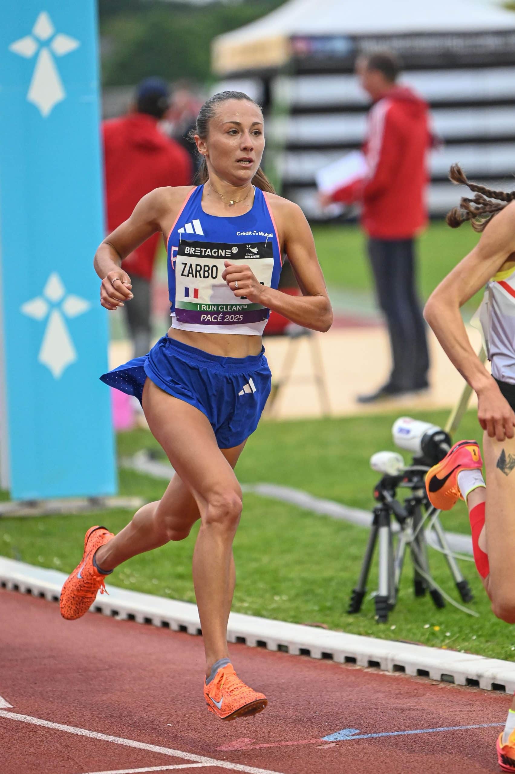 Rencontrée le mercredi 9 juillet lors de l’événement de lancement de la HOKA Rocket X 3 au stade Charléty, Alessia Zarbo s’est confiée sur sa vie, ses entraînements et sa collaboration récente avec la marque américaine.