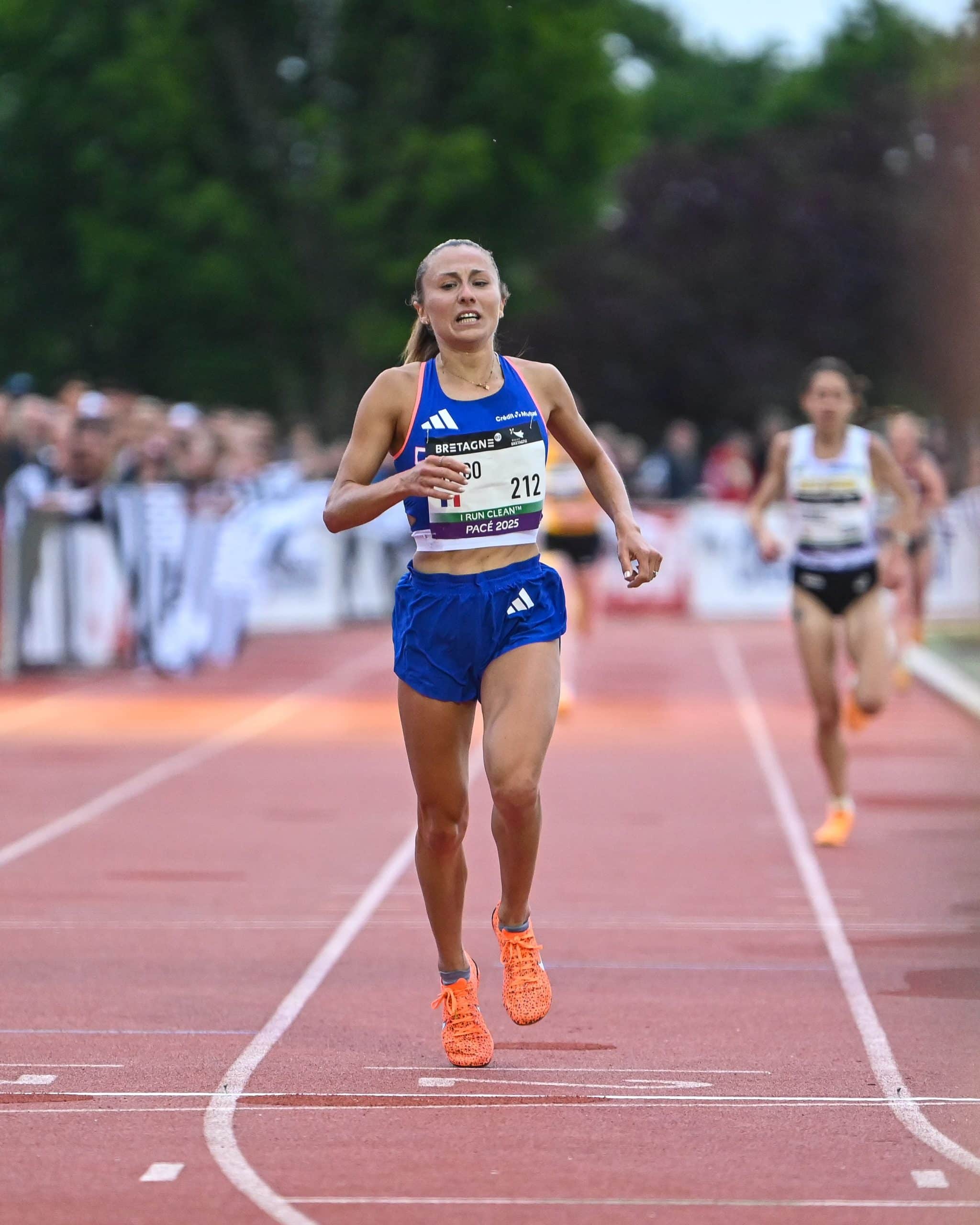 Rencontrée le mercredi 9 juillet lors de l’événement de lancement de la HOKA Rocket X 3 au stade Charléty, Alessia Zarbo s’est confiée sur sa vie, ses entraînements et sa collaboration récente avec la marque américaine.