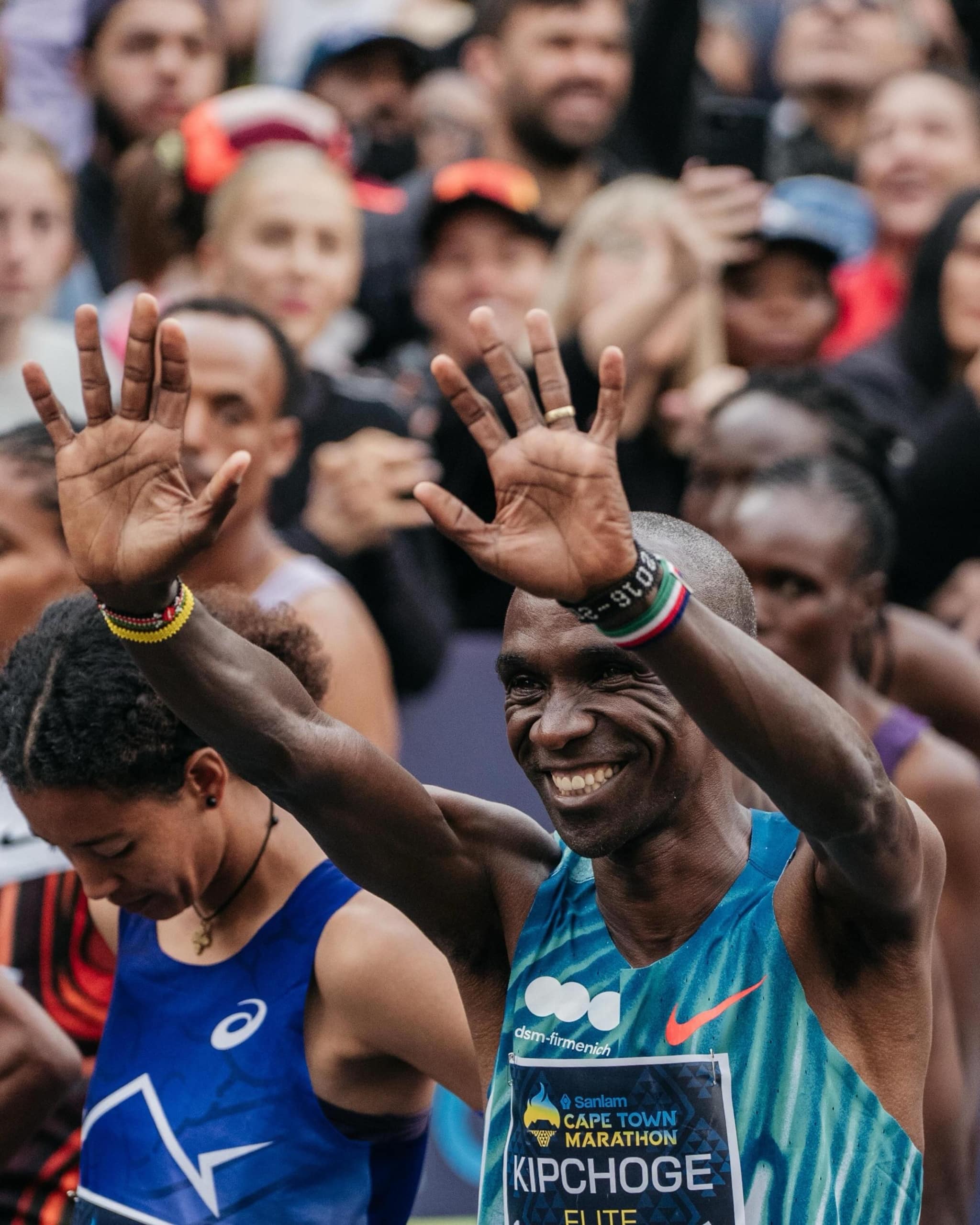 Cape Town Marathon 2026 : record historique de Mohamed Esa, victoire de Dera Dida, premier marathon africain d’Eliud Kipchoge et ambitions Major plus fortes que jamais.