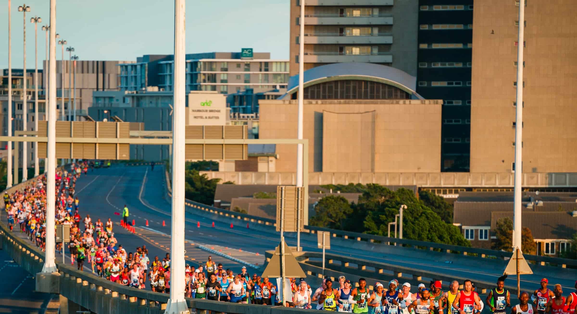 Le Marathon de Cape Town 2025 annulé 90 minutes avant le départ à cause de vents violents laissant 24 000 coureurs sur la touche.