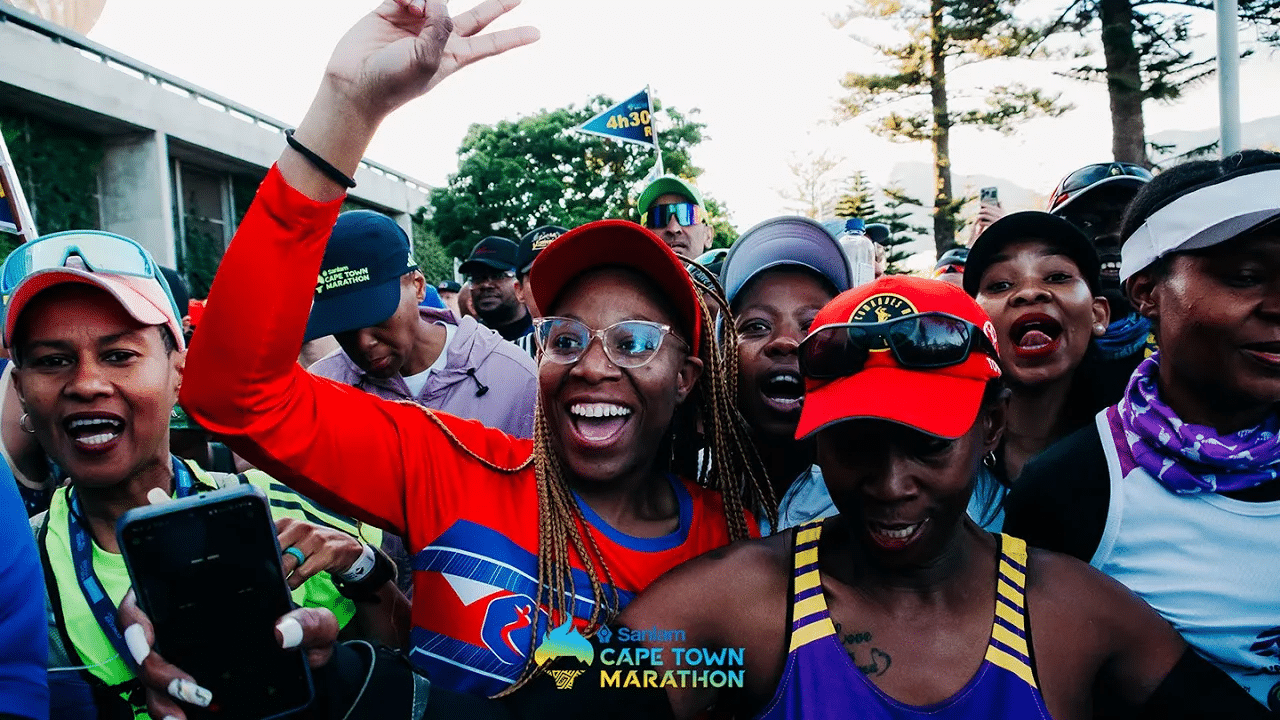 Le Marathon de Cape Town 2025 annulé 90 minutes avant le départ à cause de vents violents laissant 24 000 coureurs sur la touche.