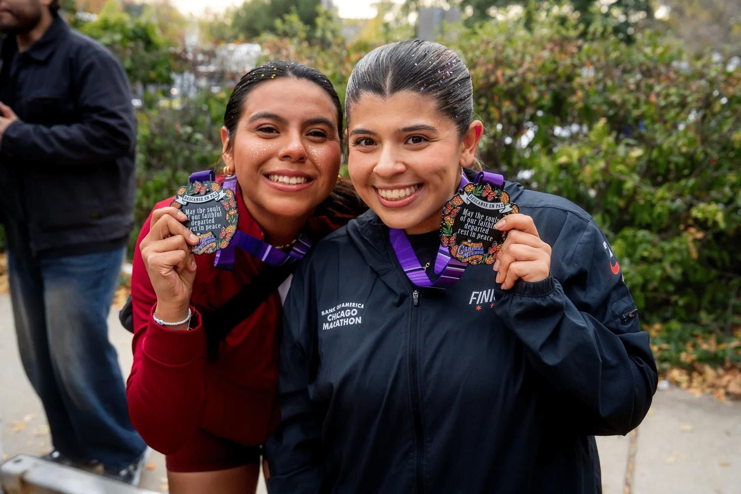 Découvrez La Carrera de Los Muertos à Chicago : un 5 km à travers Pilsen, entre culture mexicaine, traditions du Día de los Muertos et esprit de communauté.