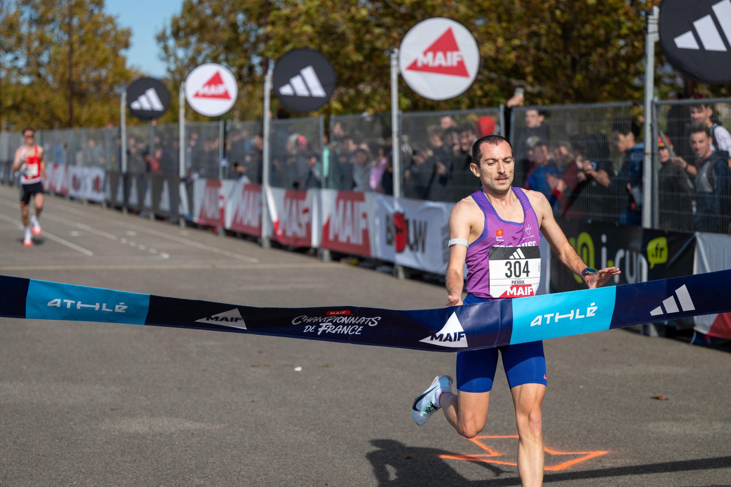 Pierrik Jocteur-Monrozier et Camille Place sont sacrés champions de France du 5 km à Fréjus (Var). Tous les résultats sur Marathons.com.