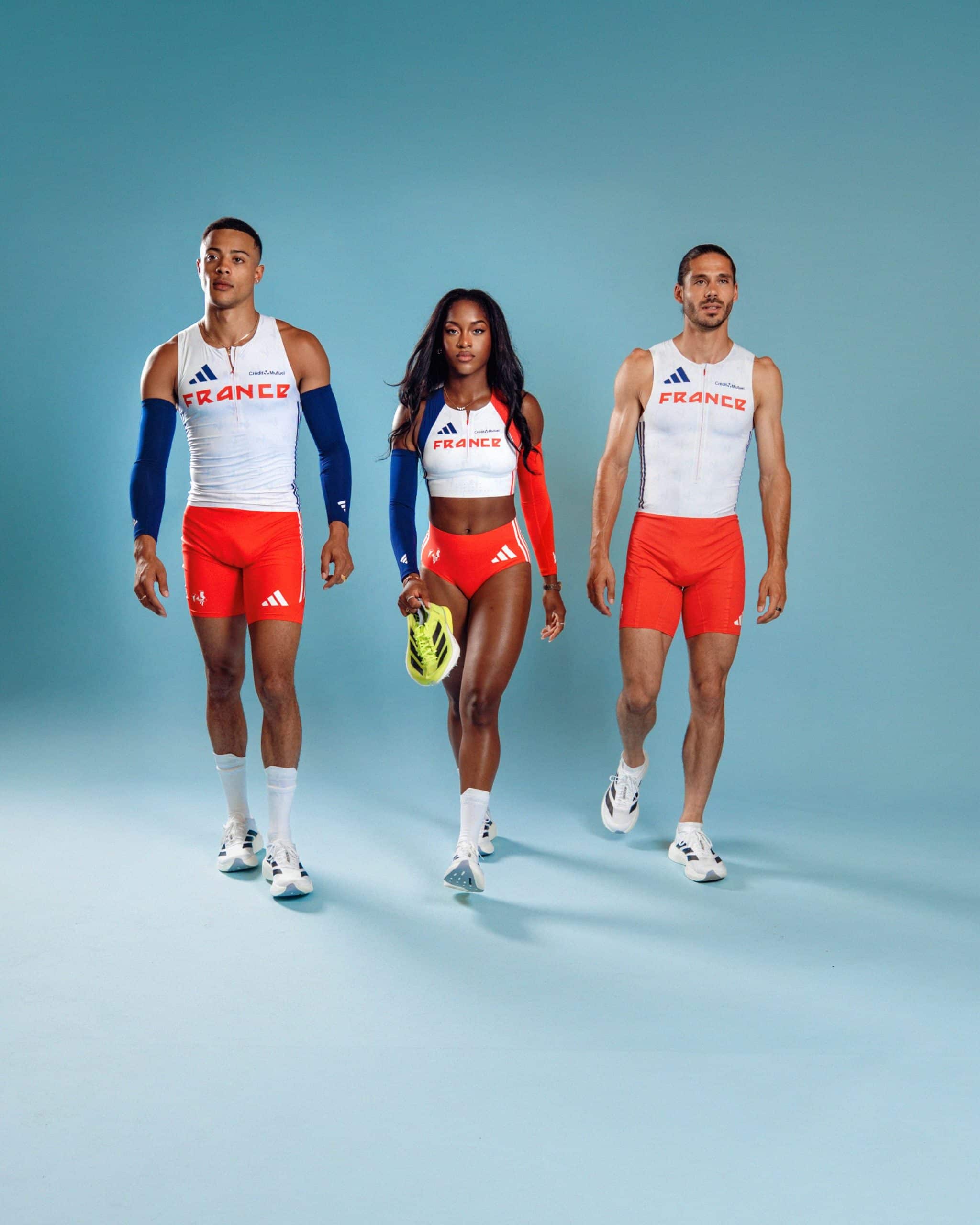 À deux jours du coup d’envoi des Championnats du Monde d’Athlétisme de Tokyo (13 au 21 septembre 2025), adidas a dévoilé la collection que porteront les athlètes français. La célèbre marque aux 3 bandes lance une ligne pleine de style et d’innovation. Un vrai mélange de design symbolique tricolore et de technologie pour la haute performance, conçu pour accompagner les Bleus dans leur quête de médailles au cœur du stade national japonais.