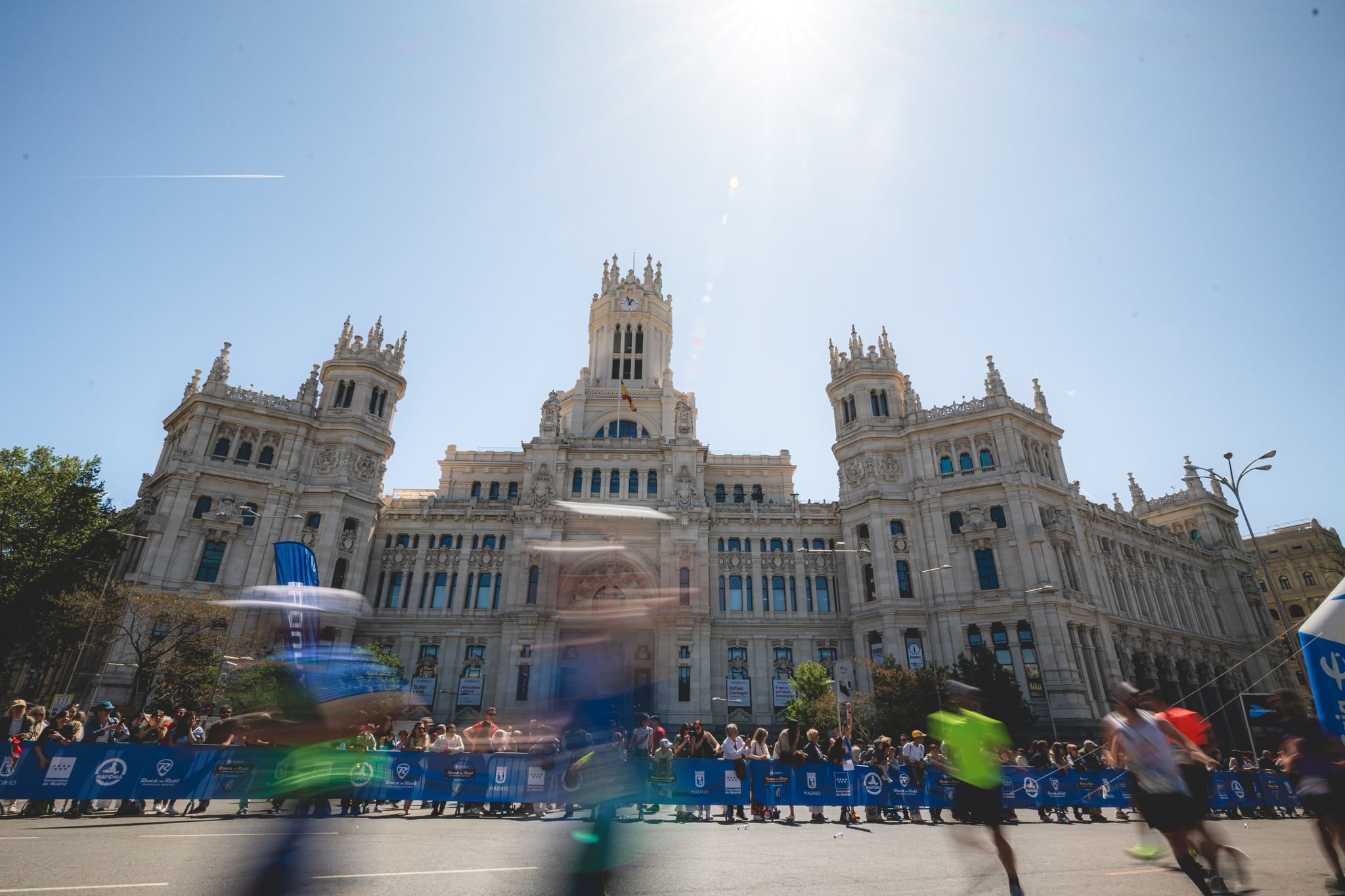 Rejoignez l'aventure du Marathon de Madrid, l'un des marathons incontournables d'Europe. Tout savoir pour s'inscrire à l'édition 2026.