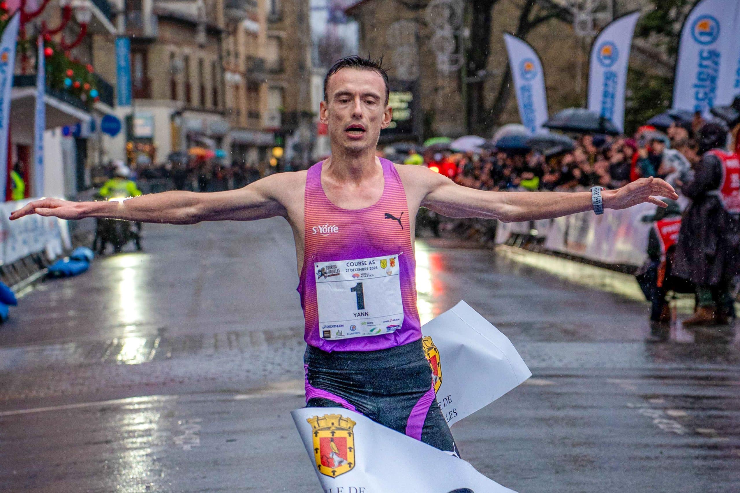 Le Français Yann Schrub (27'20) et la Slovène Klara Lukan (31'15) dominent les 10 km de la Corrida de Houilles ce dimanche 21 décembre 2025.