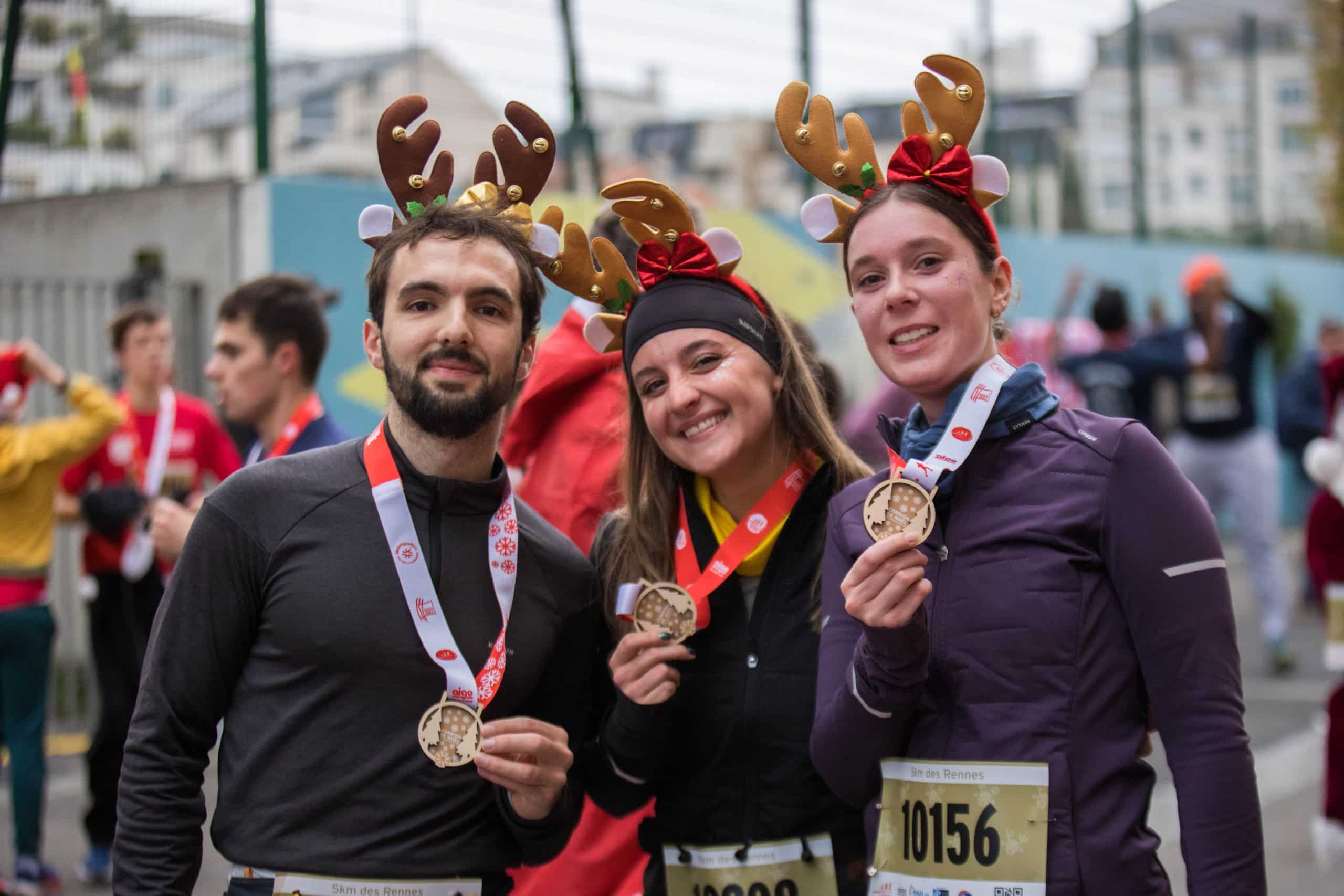 Pour sa 47ème édition, la Corrida de Noël d’Issy-Les-Moulineaux a réuni plus de 12 000 participants ce 14 décembre. L’événement a une nouvelle fois allié performance et convivialité, avec les différentes épreuves du programme. Le 10 km a confirmé sa popularité, marqué notamment par un record de France des plus de 80 ans.