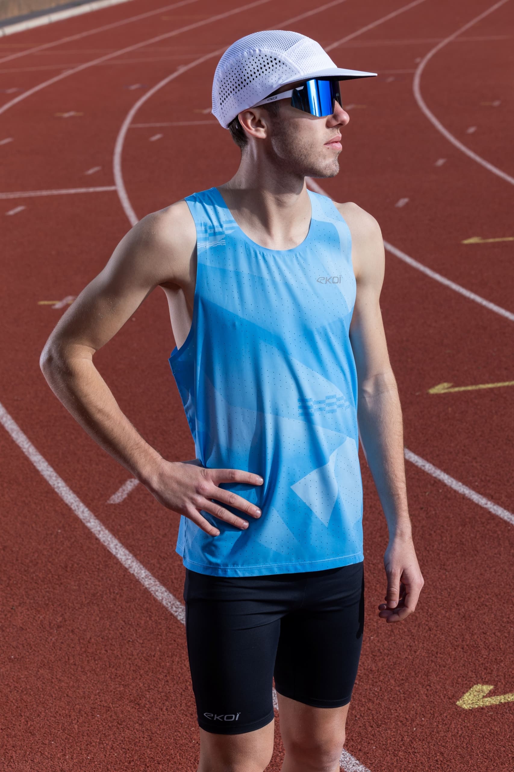 Spécialiste du cyclisme, EKOÏ arrive dans le running avec une collection textile technique. Trois gammes pensées pour l’entraînement et la compétition.