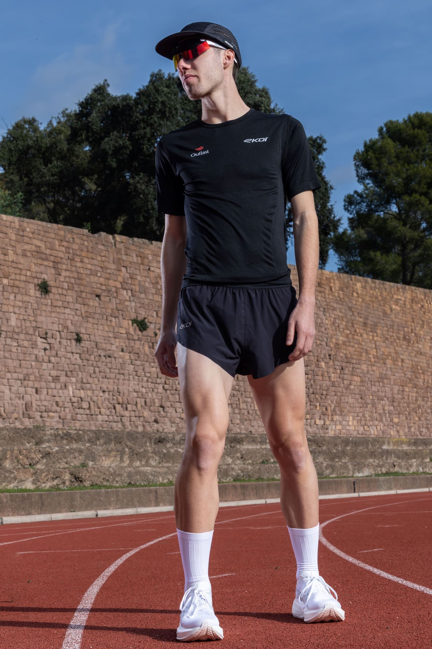Spécialiste du cyclisme, EKOÏ arrive dans le running avec une collection textile technique. Trois gammes pensées pour l’entraînement et la compétition.