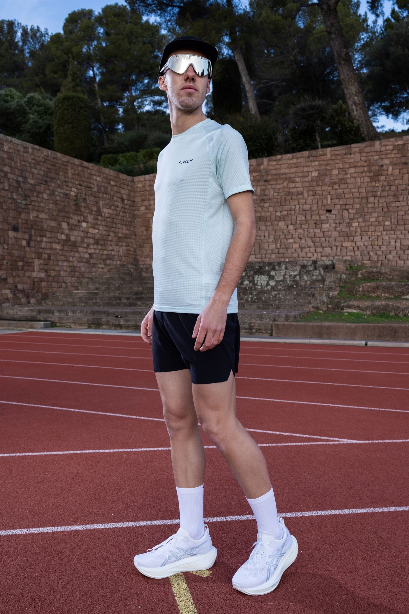 Spécialiste du cyclisme, EKOÏ arrive dans le running avec une collection textile technique. Trois gammes pensées pour l’entraînement et la compétition.