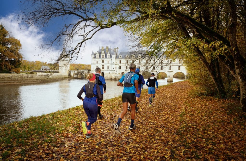 L’Épopée Royale inaugure le gravel running en France : une course unique au cœur des Châteaux de la Loire, entre nature, histoire et plaisir de courir autrement.