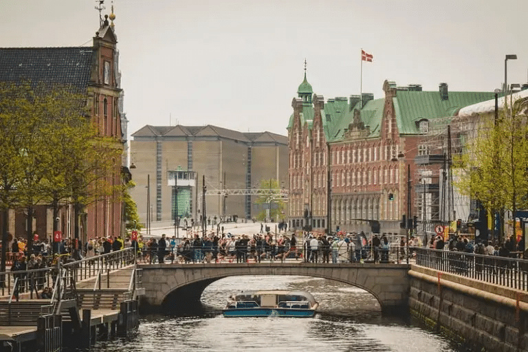 European Marathon Classics : 8 marathons iconiques (Rome, Londres, Vienne, Madrid…) s’unissent pour créer un nouveau challenge européen. Complétez 5 courses et construisez votre médaille unique.