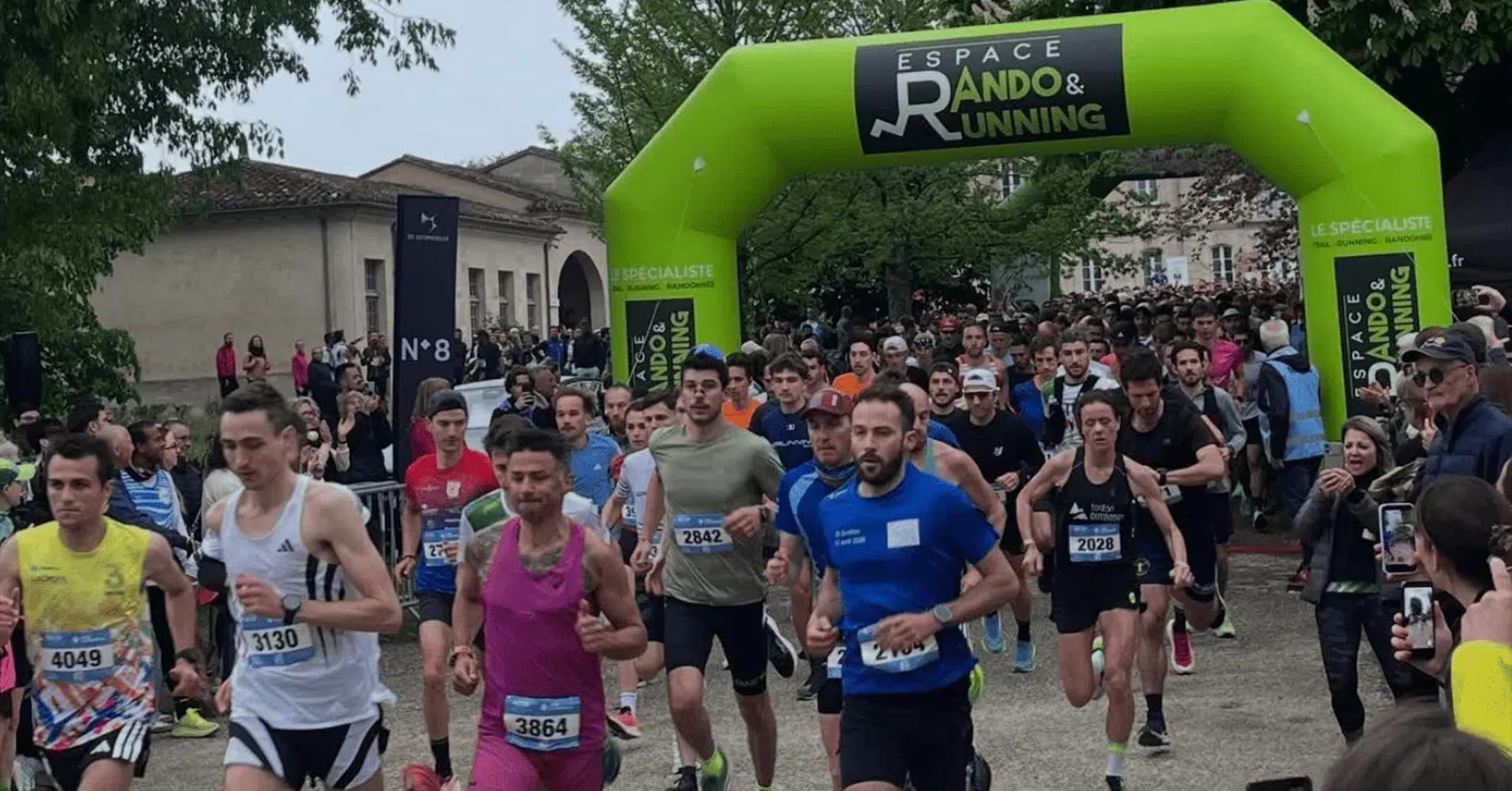 Résultats des Vins Km de Saint-Émilion 2026 : marathon, 22 km et 12 km au cœur des vignes, entre performances solides et ambiance unique.