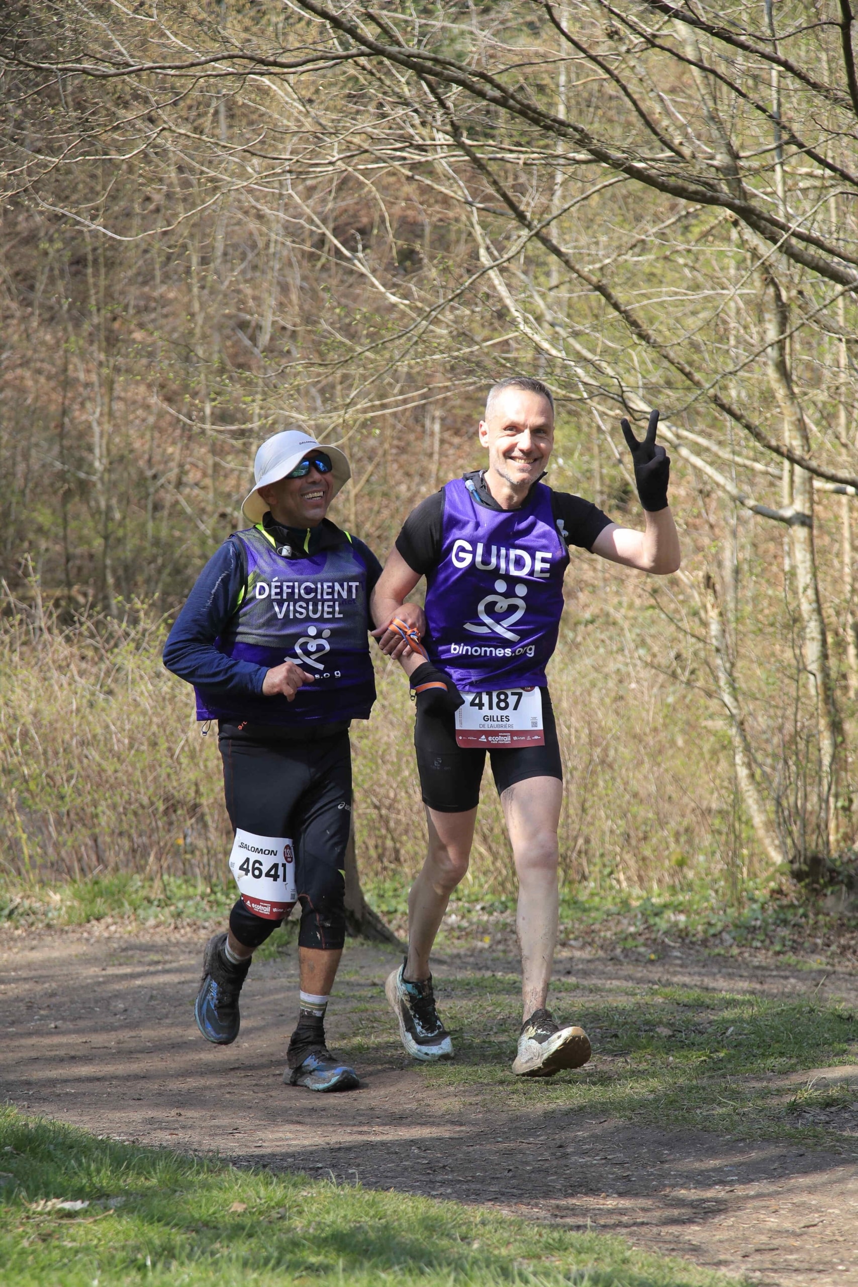 Qui les arrêtera ? Gilles de Laubrière et Adil El Hamidi ont une nouvelle fois repoussé leurs limites, ensemble, lors de la nouvelle épreuve ultime : le 120 km du Salomon EcoTrail Paris 2026. Voici l'histoire d'un duo guide/non-voyant, adepte des courses extrêmes, qui n'a pas fini de nous impressionner.