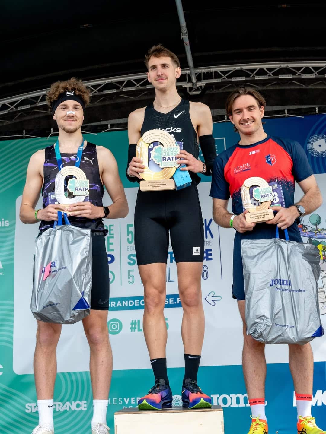 Ce dimanche 5 avril, la Grande Course RATP du Grand Paris Saint-Denis a réuni 19 200 participants sur trois distances : le semi-marathon, le 10 km et le 5 km. Le moment fort de l’édition 2026, l’arrivée mémorable pour tous les coureurs, sur la piste d’athlétisme du Stade de France.