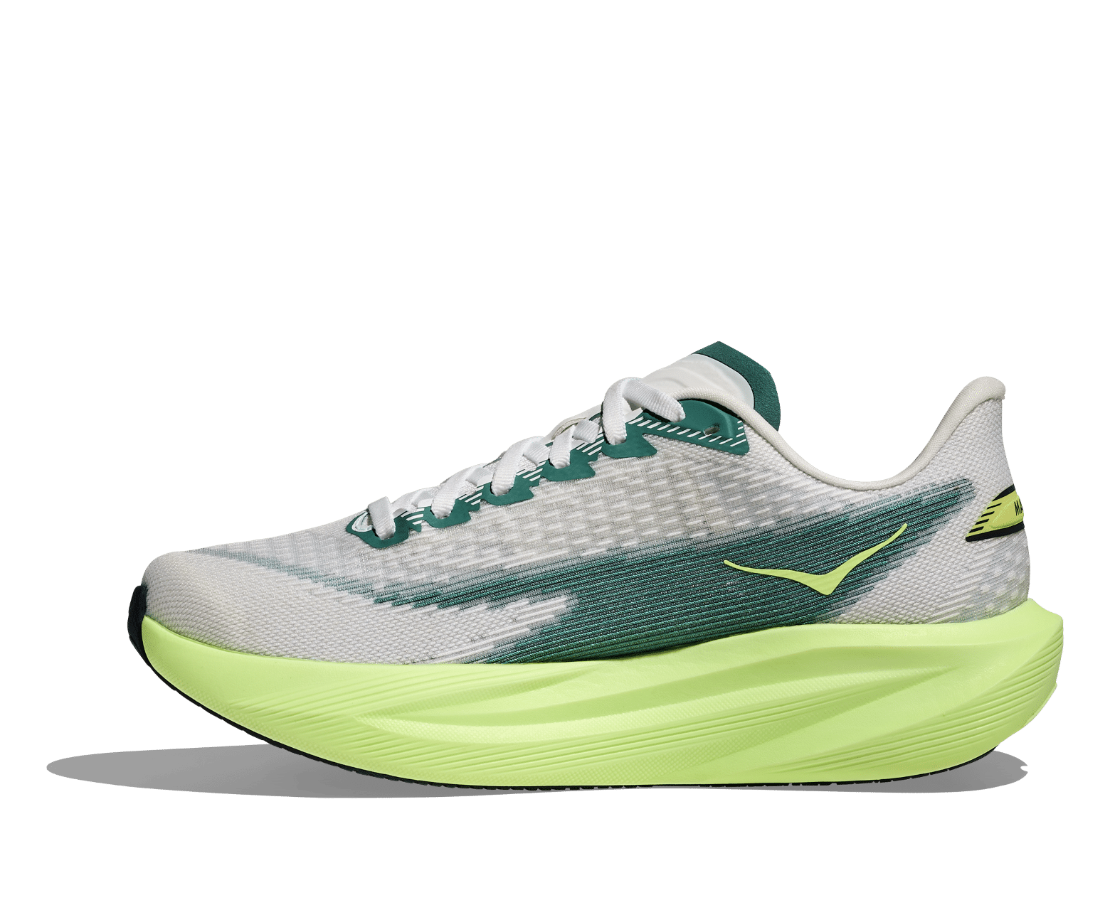HOKA dévoile la Mach 7, une daily trainer légère et dynamique pensée pour les runs du quotidien et les entraînements de vitesse. Avec sa mousse EVA supercritique, son upper respirant et son poids plume, elle s’impose comme l’une des chaussures d’entraînement les plus polyvalentes du marché.