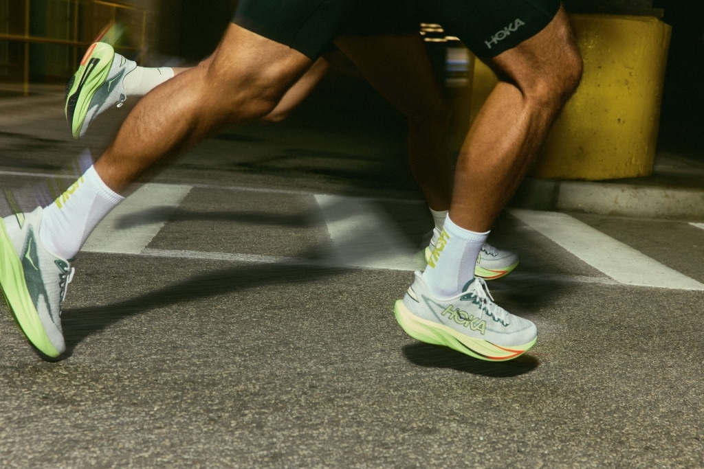 HOKA dévoile la Mach 7, une daily trainer légère et dynamique pensée pour les runs du quotidien et les entraînements de vitesse. Avec sa mousse EVA supercritique, son upper respirant et son poids plume, elle s’impose comme l’une des chaussures d’entraînement les plus polyvalentes du marché.