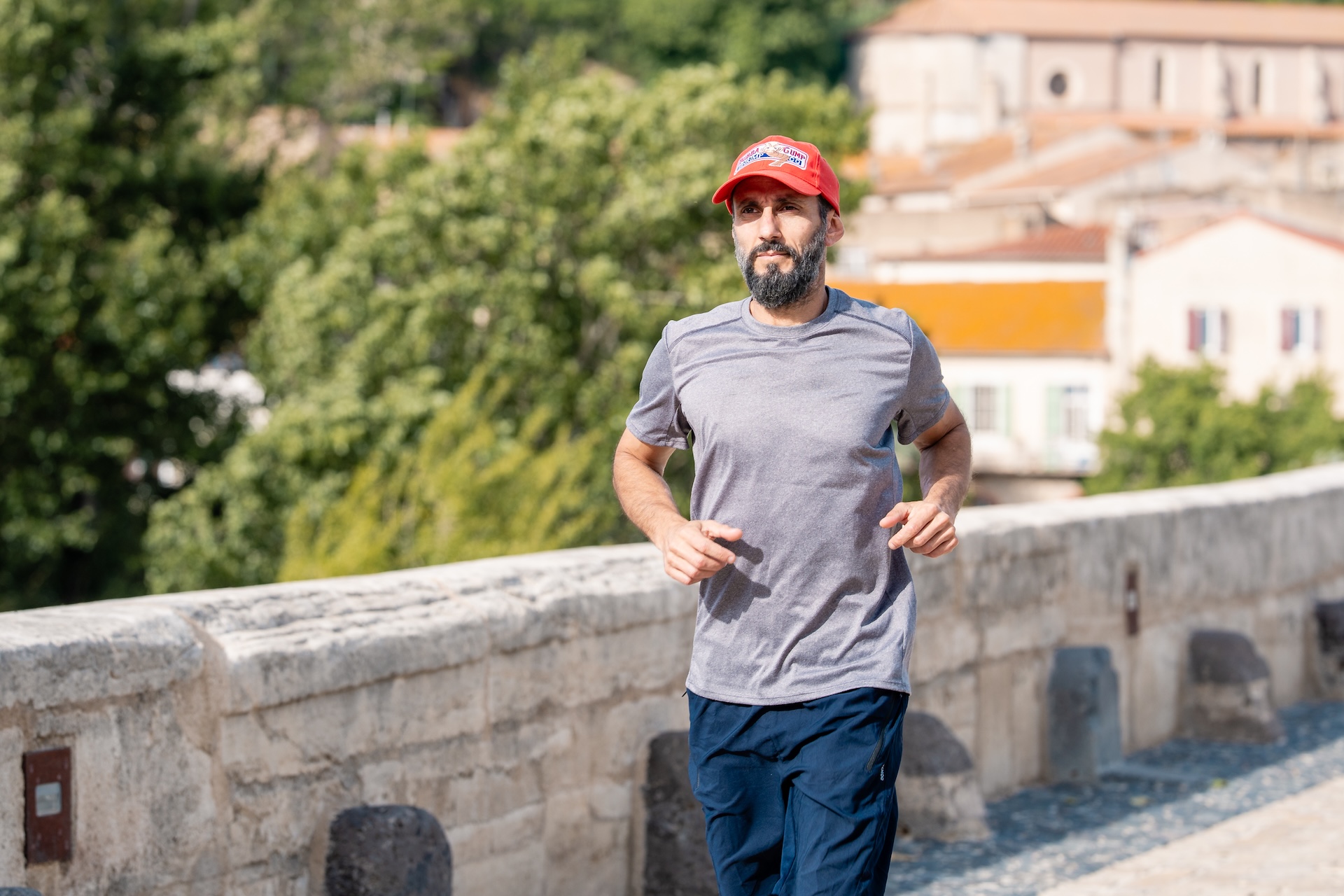 Horizons infinis, le livre inspirant de Claude Cazes qui a traversé l’Europe pour aider les victimes du séisme en Turquie en 2023.