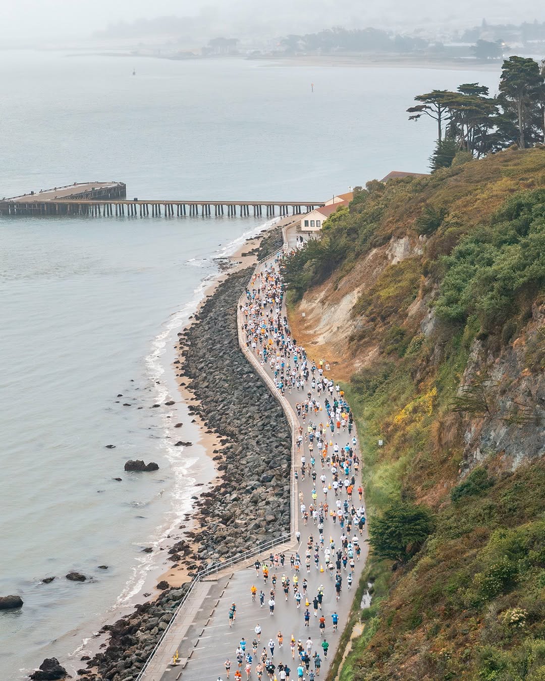 For nearly five decades, the San Francisco Marathon has challenged and inspired runners from around the world. In its 48th edition, the event welcomed a record 33,000 participants, from first-timers to elite athletes, on a breathtaking 26.2-mile USATF-certified course that runs across the Golden Gate Bridge, through Golden Gate Park, and past some of the city’s most iconic landmarks. With multiple race options—including two half marathons, a 10K, a 5K, and even an ultramarathon—the event, directed by Lauri Abrahamson, continues to evolve, blending tradition, community spirit, and a uniquely San Francisco experience.