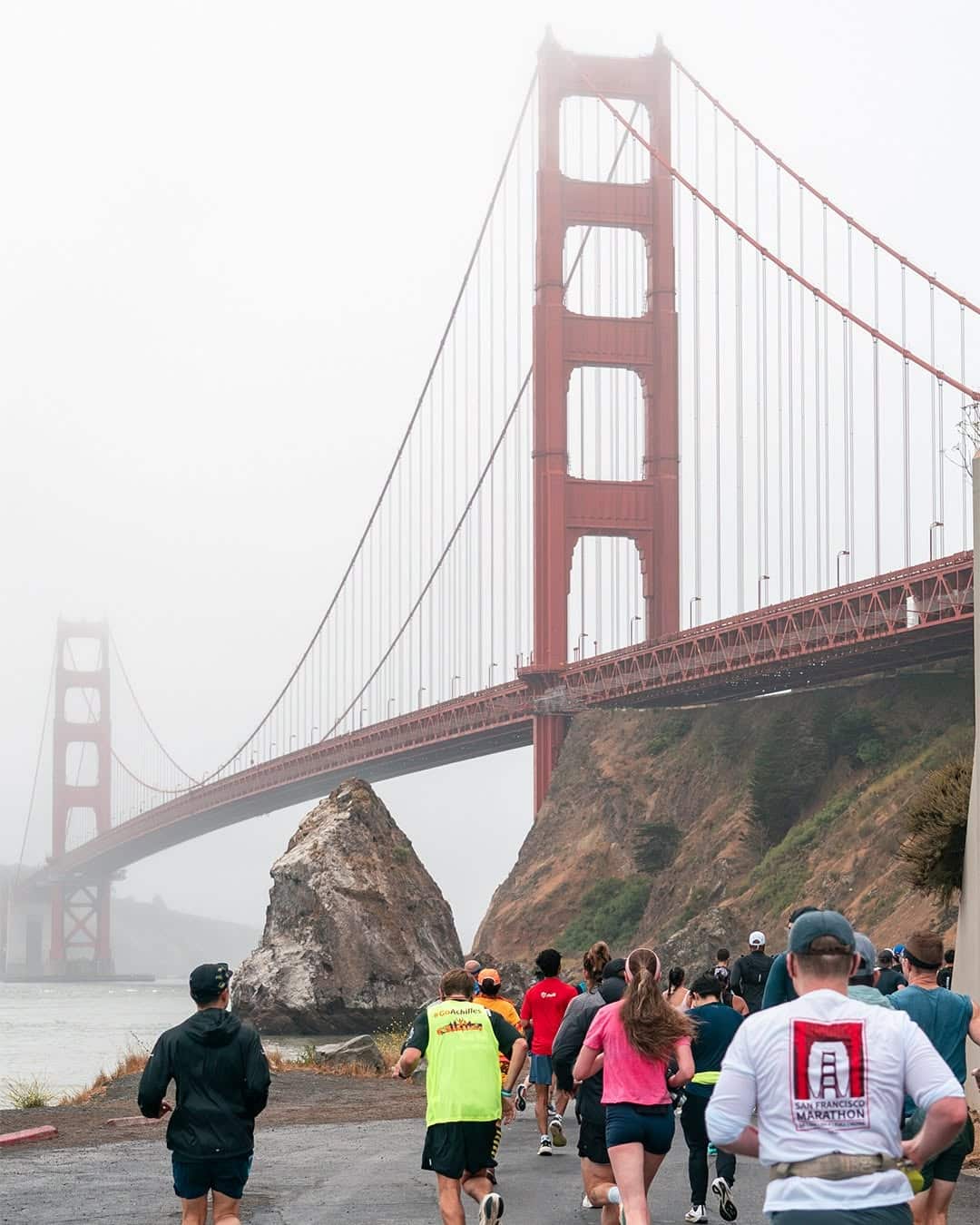 For nearly five decades, the San Francisco Marathon has challenged and inspired runners from around the world. In its 48th edition, the event welcomed a record 33,000 participants, from first-timers to elite athletes, on a breathtaking 26.2-mile USATF-certified course that runs across the Golden Gate Bridge, through Golden Gate Park, and past some of the city’s most iconic landmarks. With multiple race options—including two half marathons, a 10K, a 5K, and even an ultramarathon—the event, directed by Lauri Abrahamson, continues to evolve, blending tradition, community spirit, and a uniquely San Francisco experience.