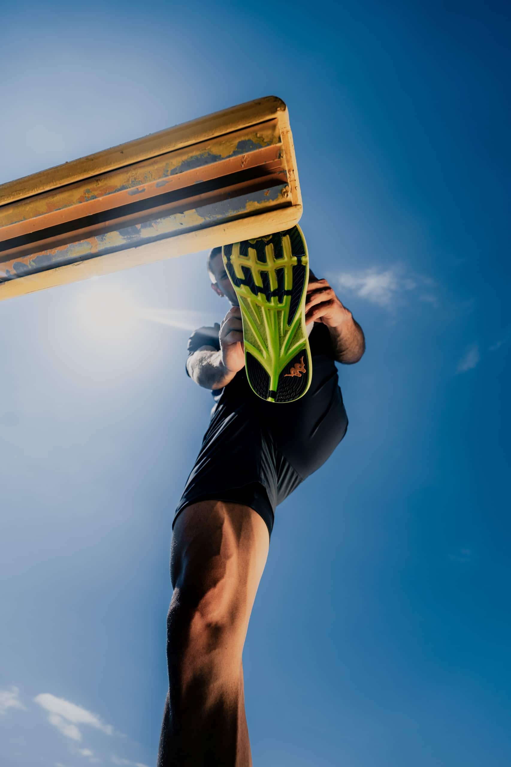 Kappa revient dans le running avec la Kontroll 2.0, une chaussure d’entraînement polyvalente et accessible à 100 €. Légère, respirante et dotée d’une semelle EVA dynamique, elle vise les coureurs occasionnels et les sorties du quotidien.