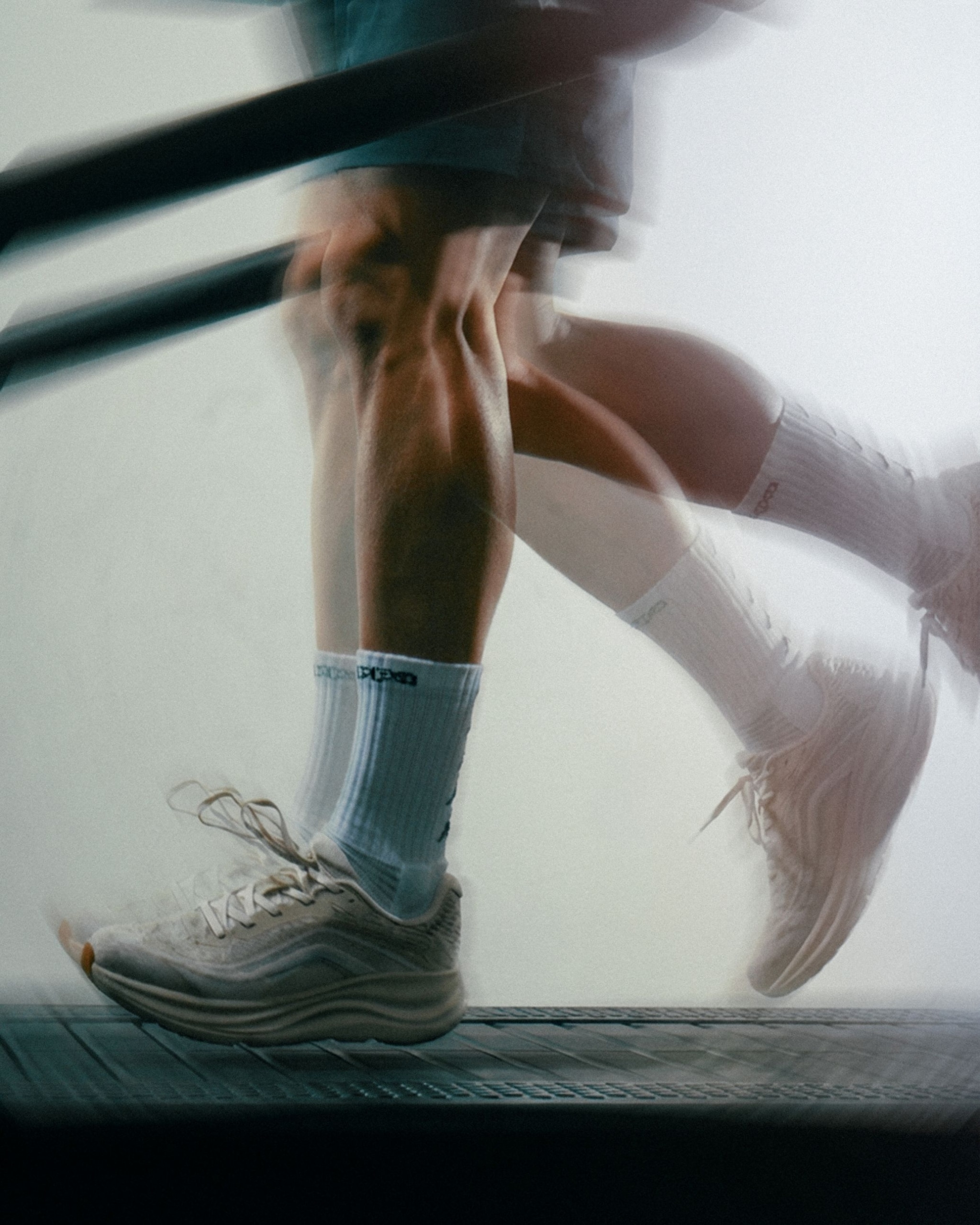 Kappa revient dans le running avec la Kontroll 2.0, une chaussure d’entraînement polyvalente et accessible à 100 €. Légère, respirante et dotée d’une semelle EVA dynamique, elle vise les coureurs occasionnels et les sorties du quotidien.