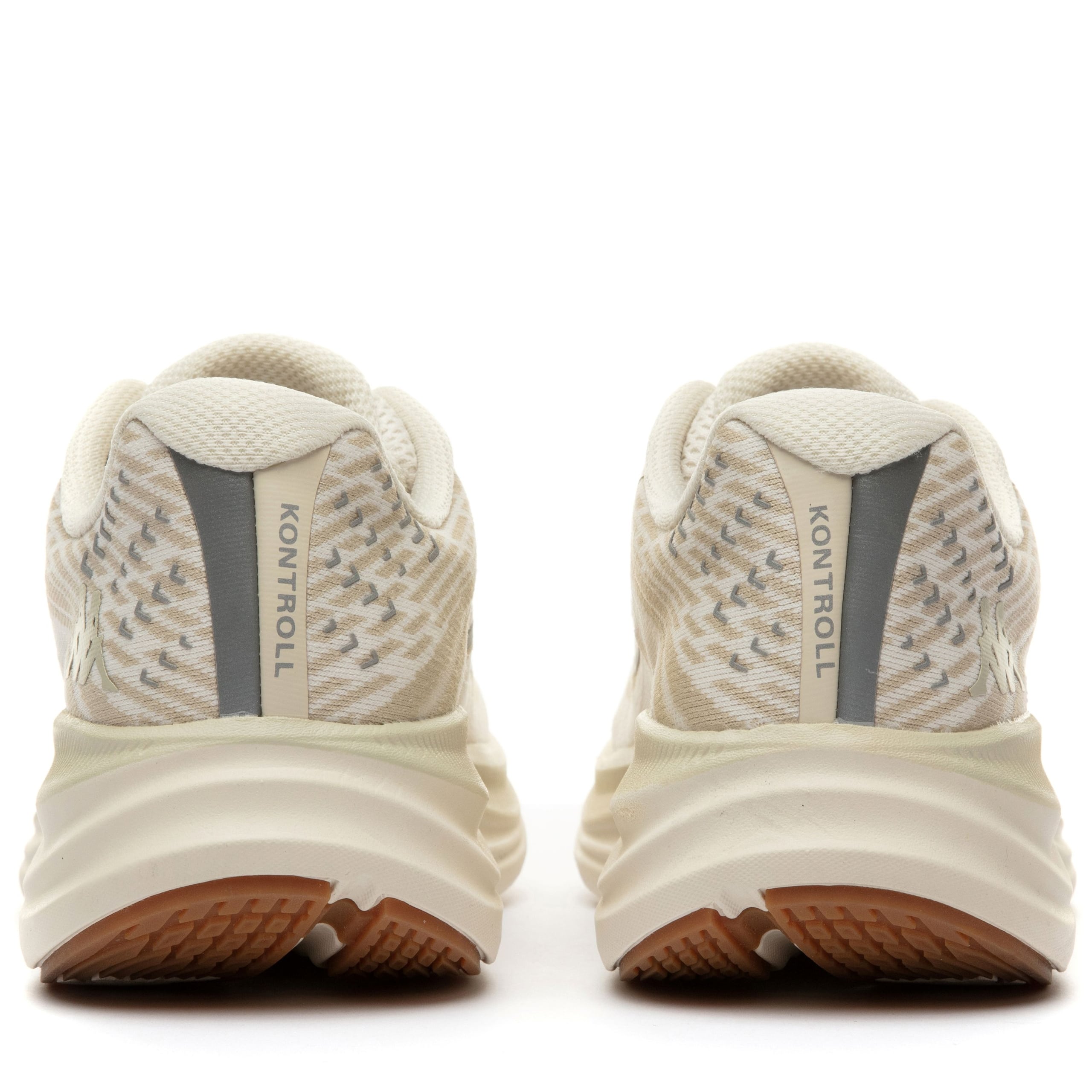 Kappa revient dans le running avec la Kontroll 2.0, une chaussure d’entraînement polyvalente et accessible à 100 €. Légère, respirante et dotée d’une semelle EVA dynamique, elle vise les coureurs occasionnels et les sorties du quotidien.