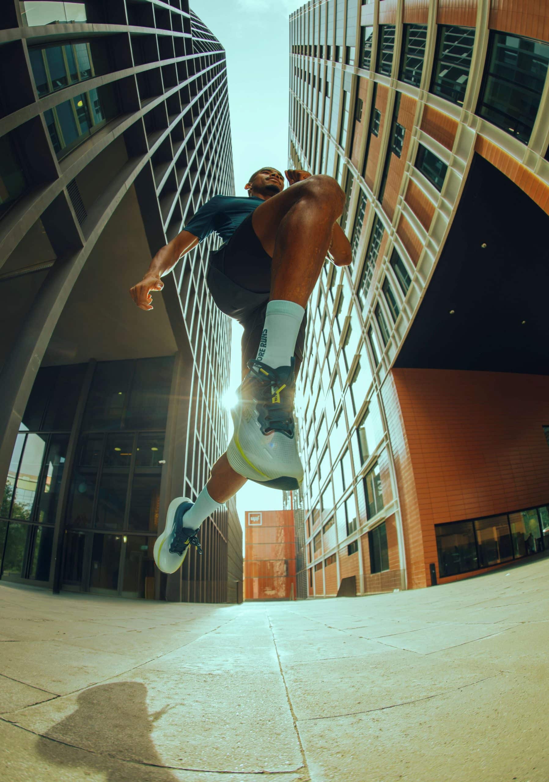 KIPRUN dévoile la KIPRIDE MAX, sa nouvelle chaussure maximaliste pensée pour l’entraînement quotidien. Amorti SOFTECH+, confort premium : une paire idéale pour enchaîner les kilomètres et confirmer les ambitions de KIPRUN.