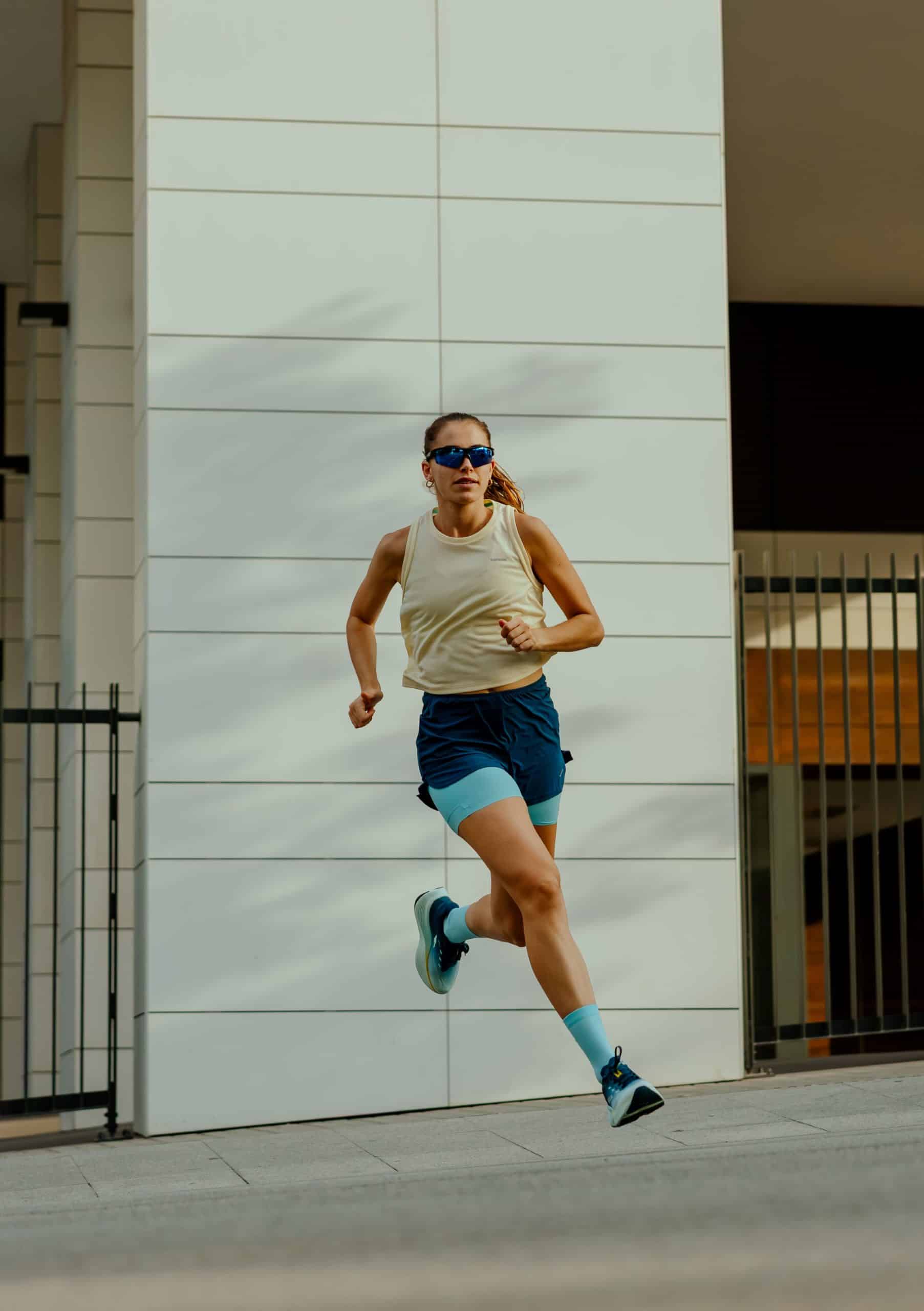 KIPRUN dévoile la KIPRIDE MAX, sa nouvelle chaussure maximaliste pensée pour l’entraînement quotidien. Amorti SOFTECH+, confort premium : une paire idéale pour enchaîner les kilomètres et confirmer les ambitions de KIPRUN.